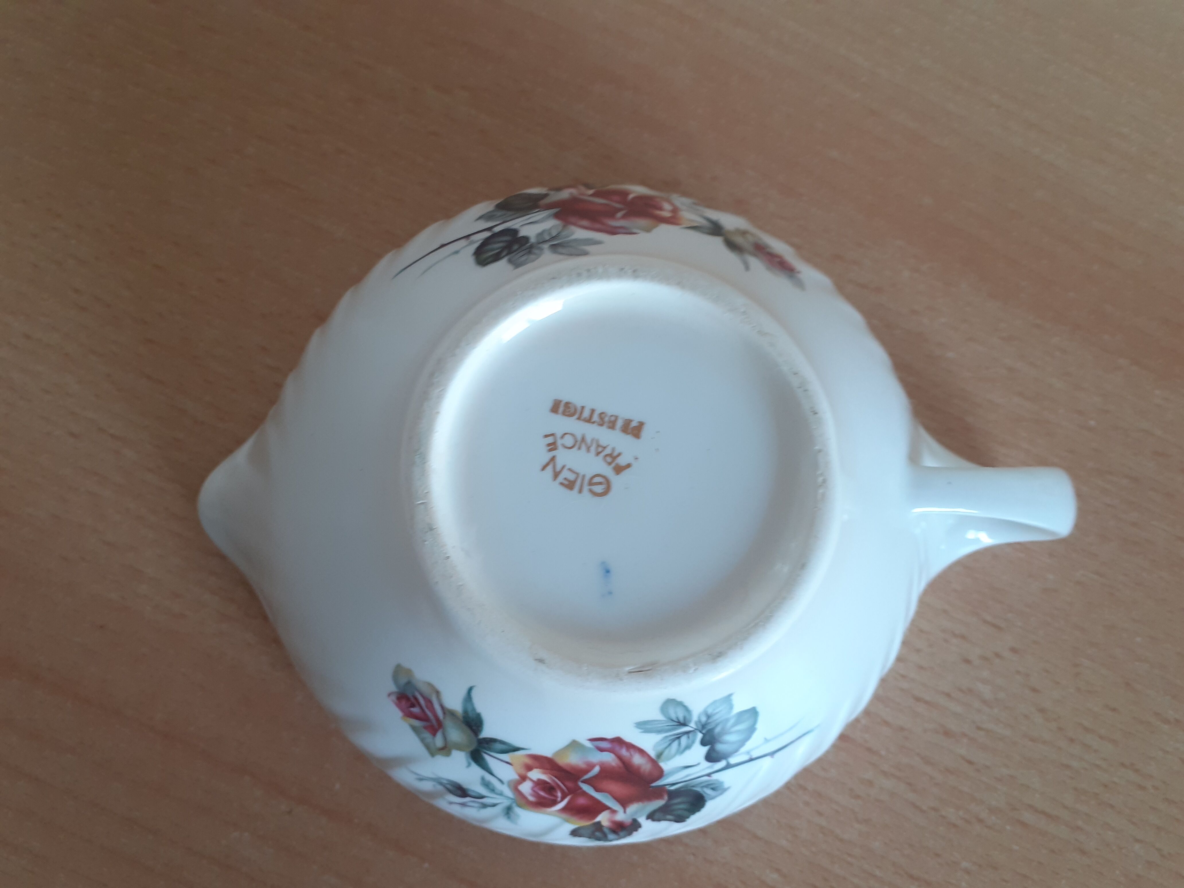 Gravy boat floral motifs Gien prestige