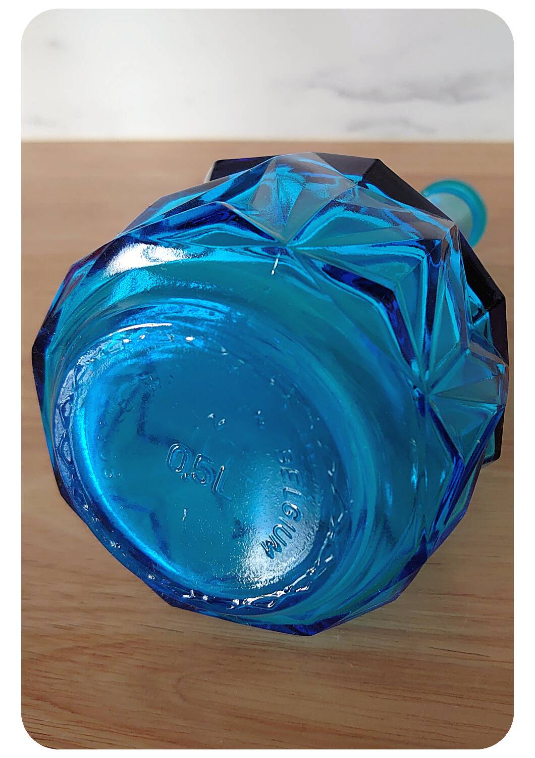 Bouteille belge bleu vif avec bouchon