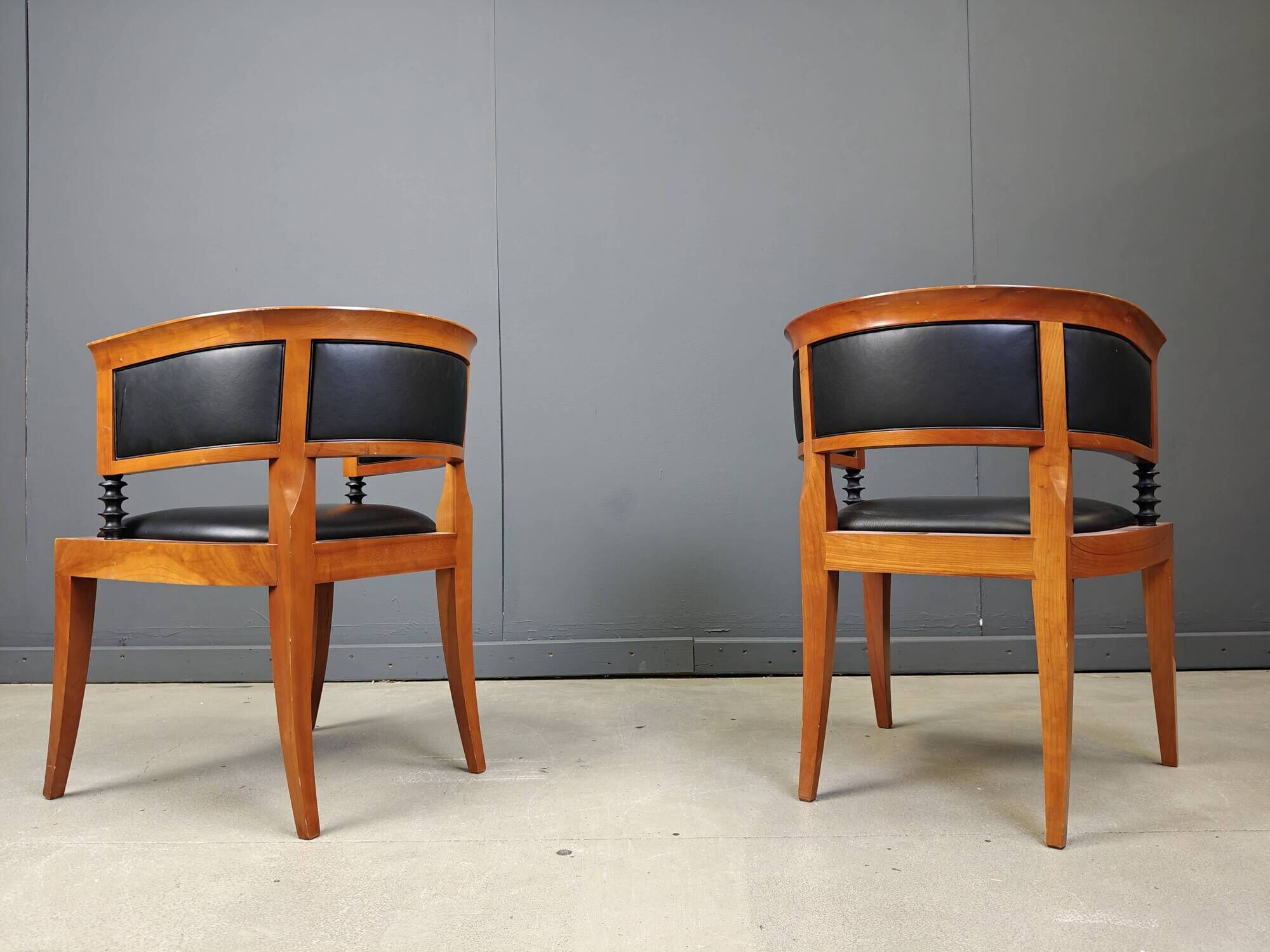 Set of 2 Cherry wood armchairs by Leon Krier Model Sella Media by Giorgetti