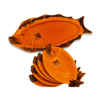 Vallauris fish dish and its 5 plates