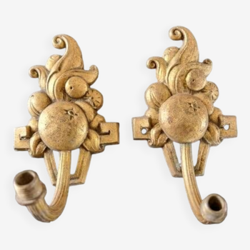 Pair of wall lights - In gilded bronze - Has an arm of light, the base decorated with a flaming grenade