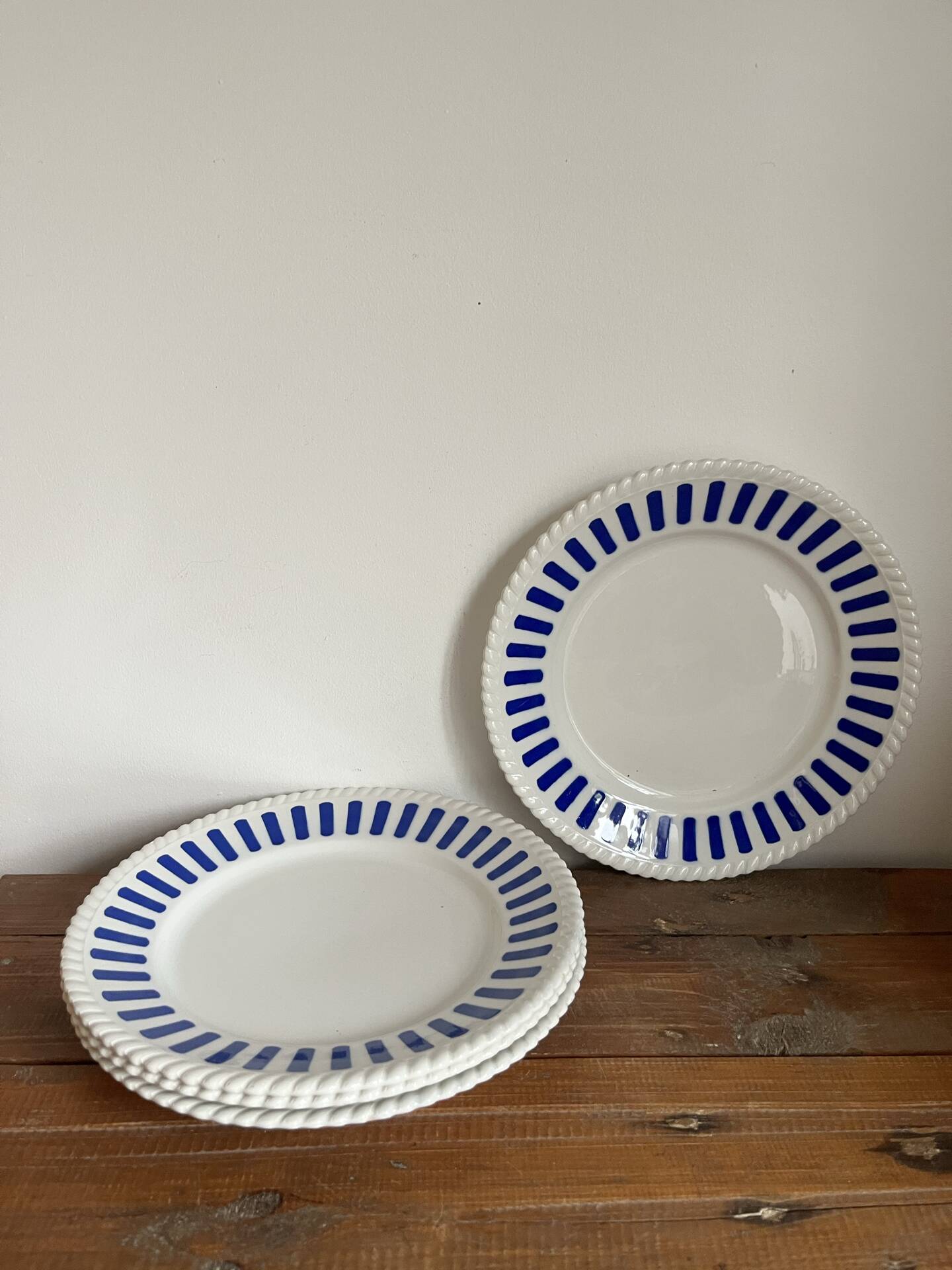 4 dinner plates