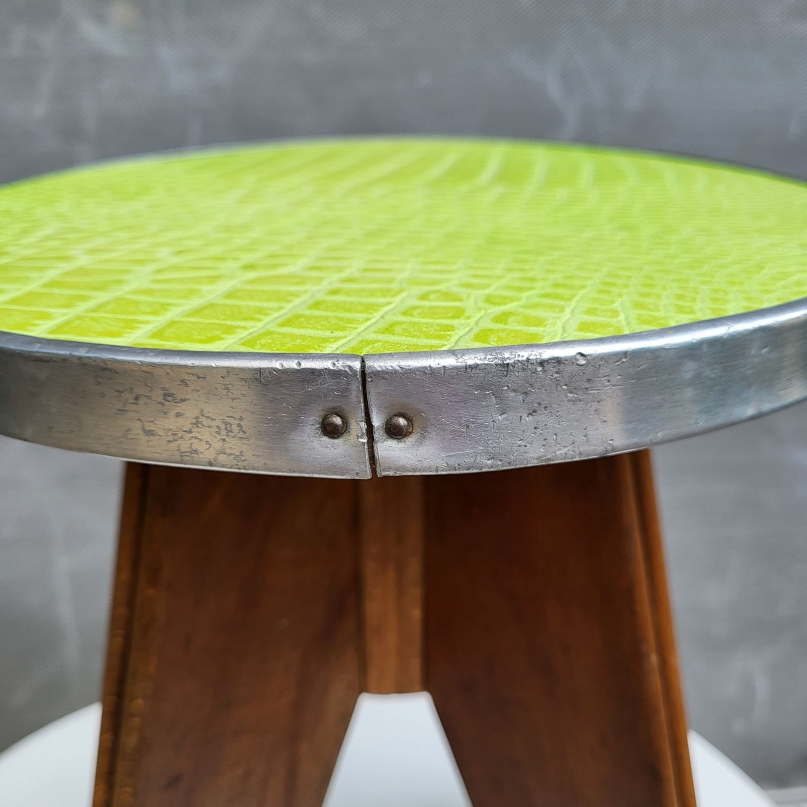 Vintage pop design stool 1950 • granny green leather