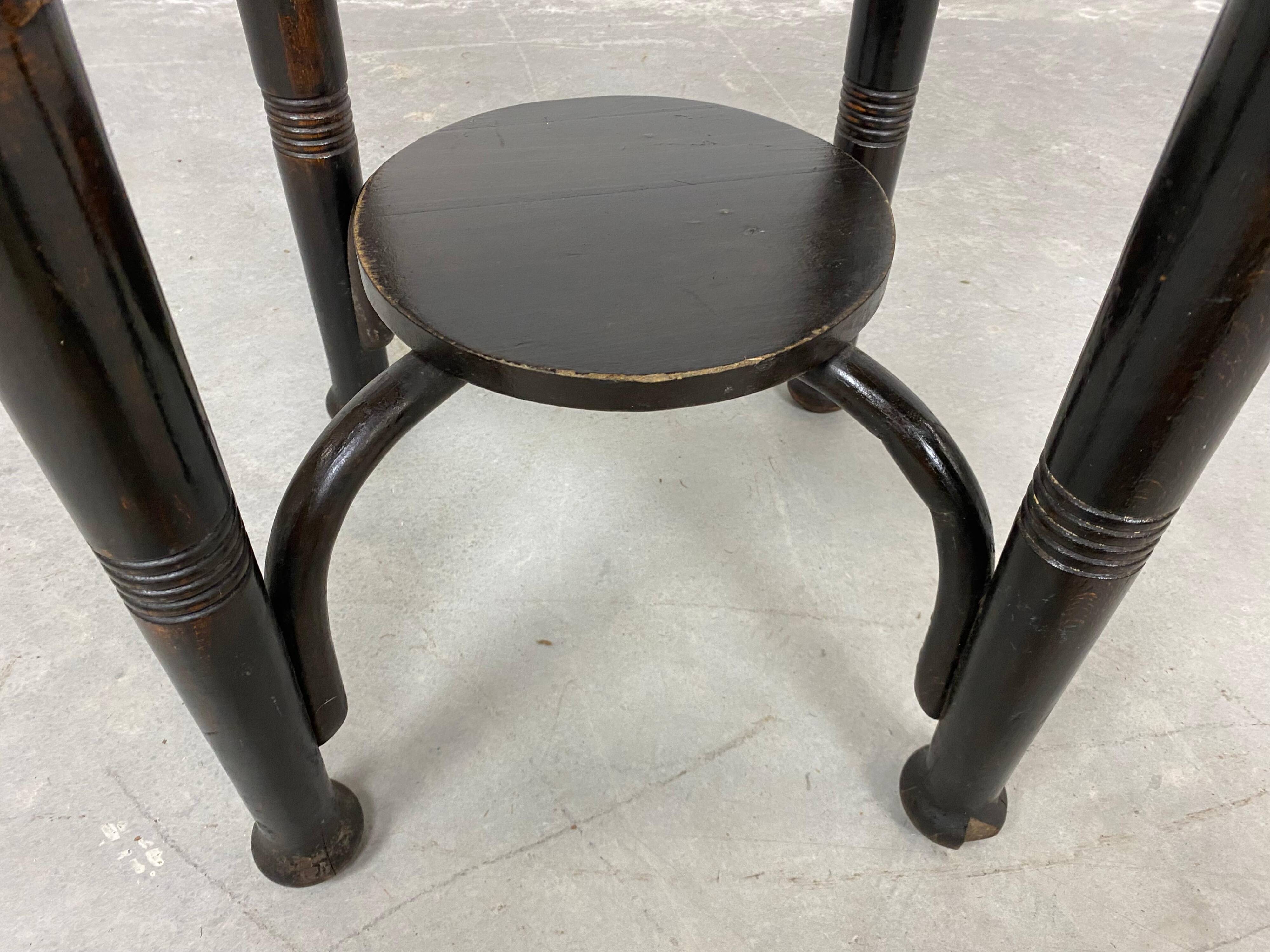 Table basse Secession Thonet