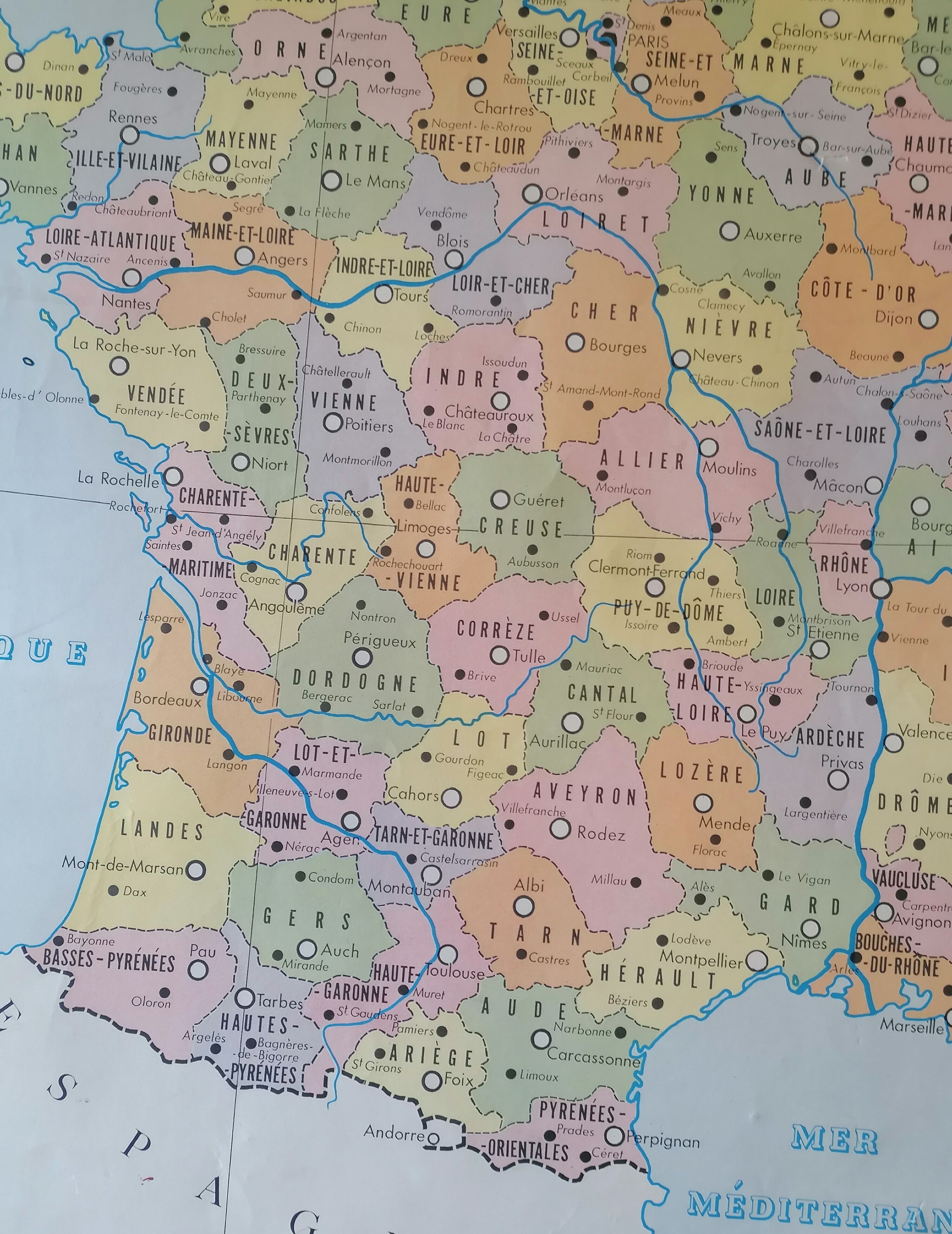 Old Rossignol Scolaire poster: La France - Départements et Population.