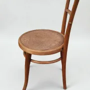 Chaise bistrot en bois courbé – Ungvár