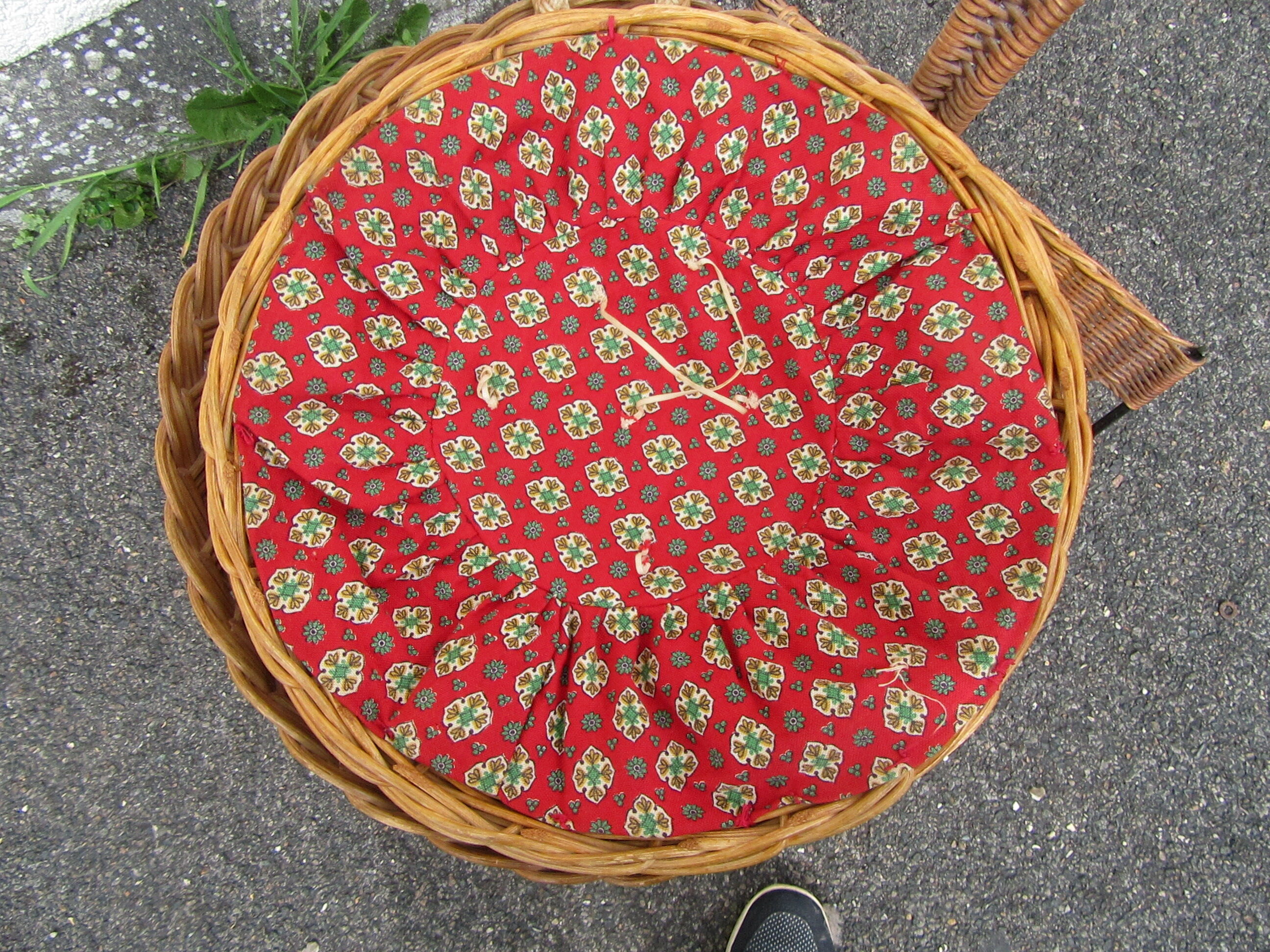 Panier à ouvrage en rotin
