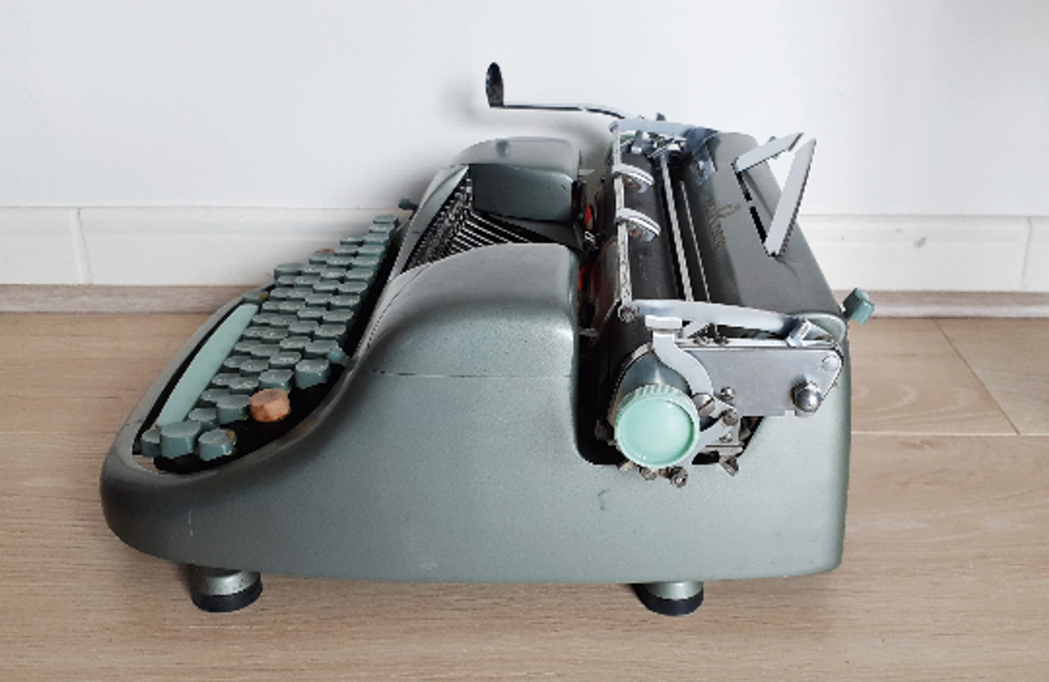 Machine à écrire fonctionnelle " MJ Rooy "