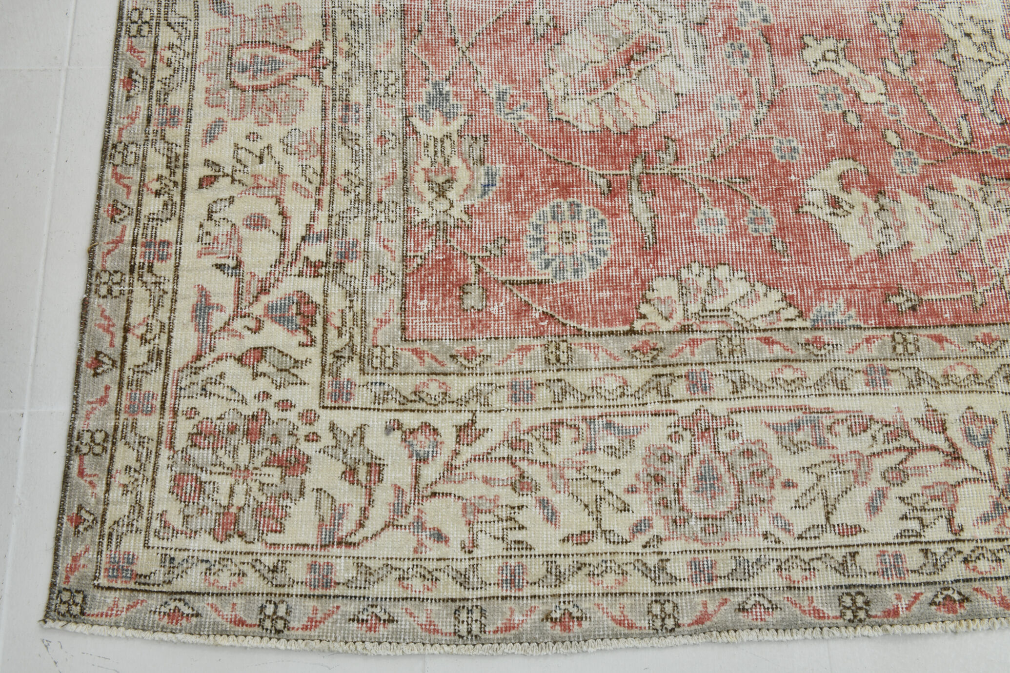 Farmhouse floral vintage area rug 322x219cm