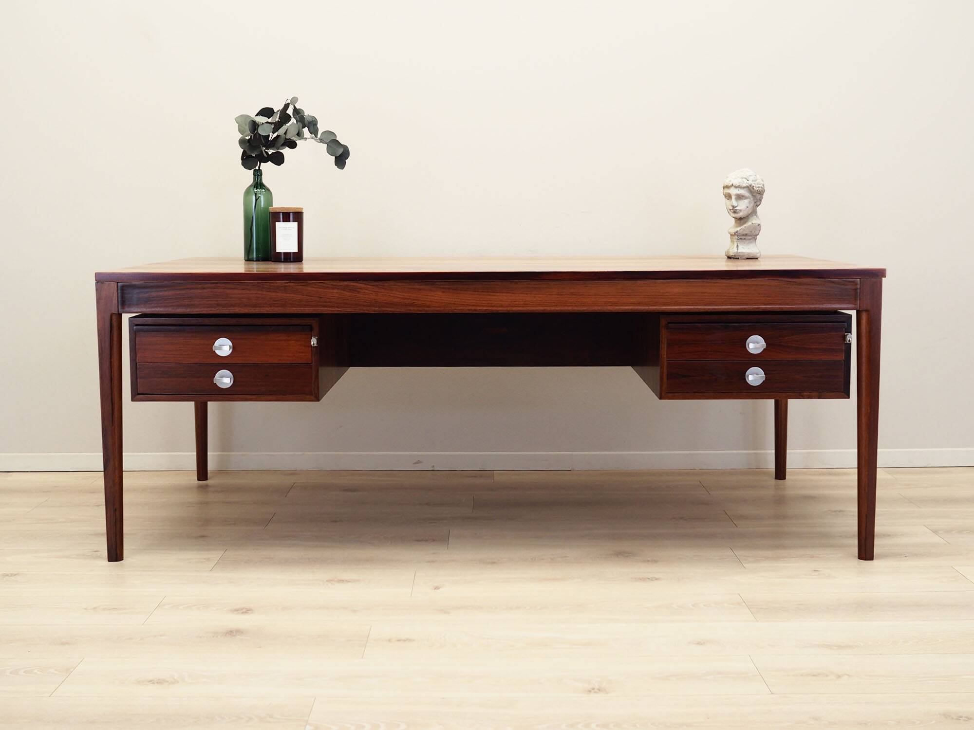 Diplomate rosewood desk, 1970s, designer: Finn Juhl, France & Son