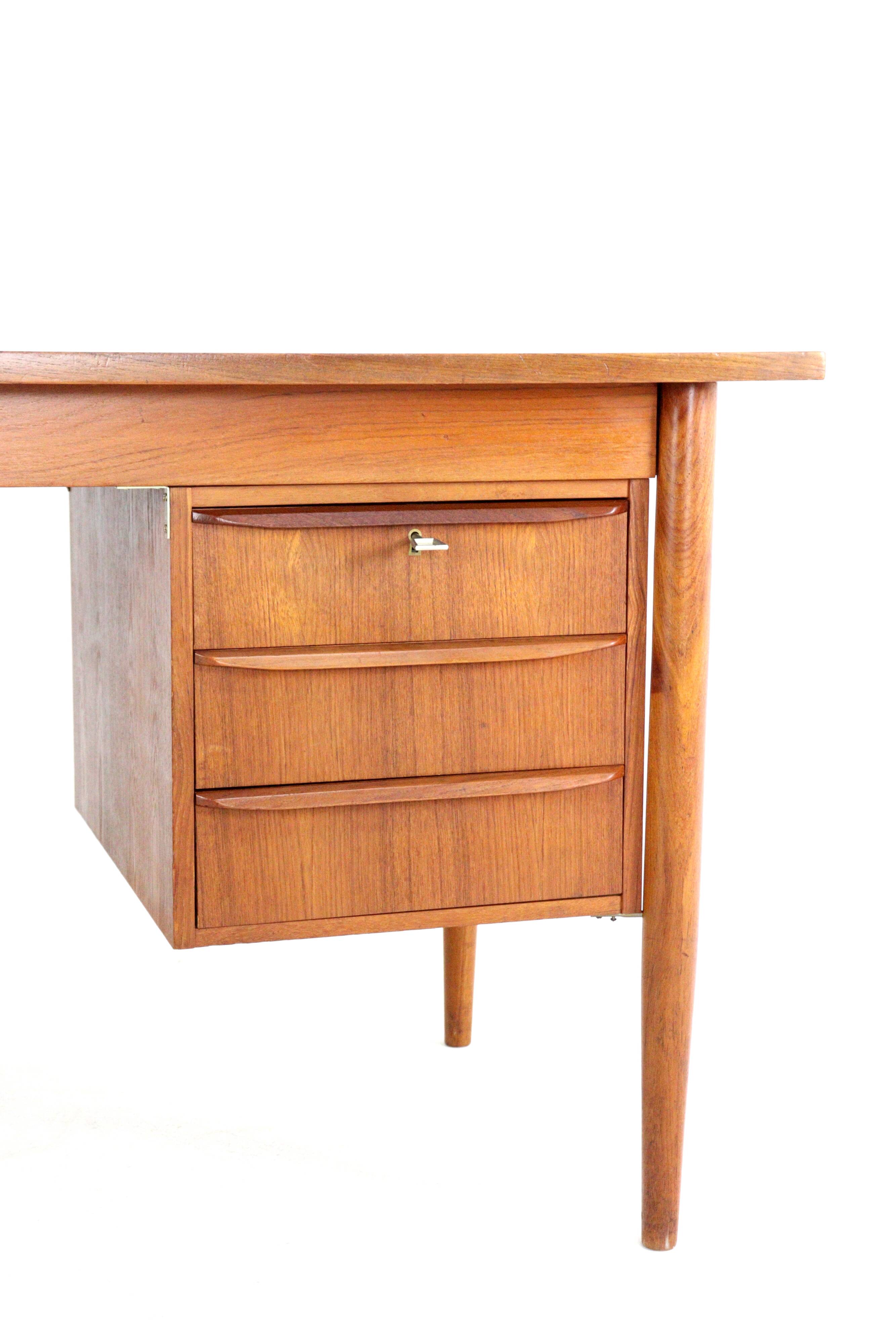 Gunnar Nielsen designer teak desk Tibergaard 'Hesselballe'