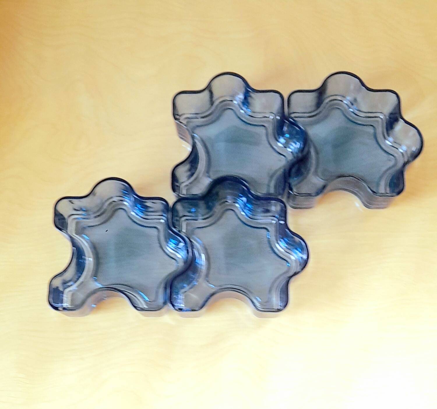 Puzzle glass cups