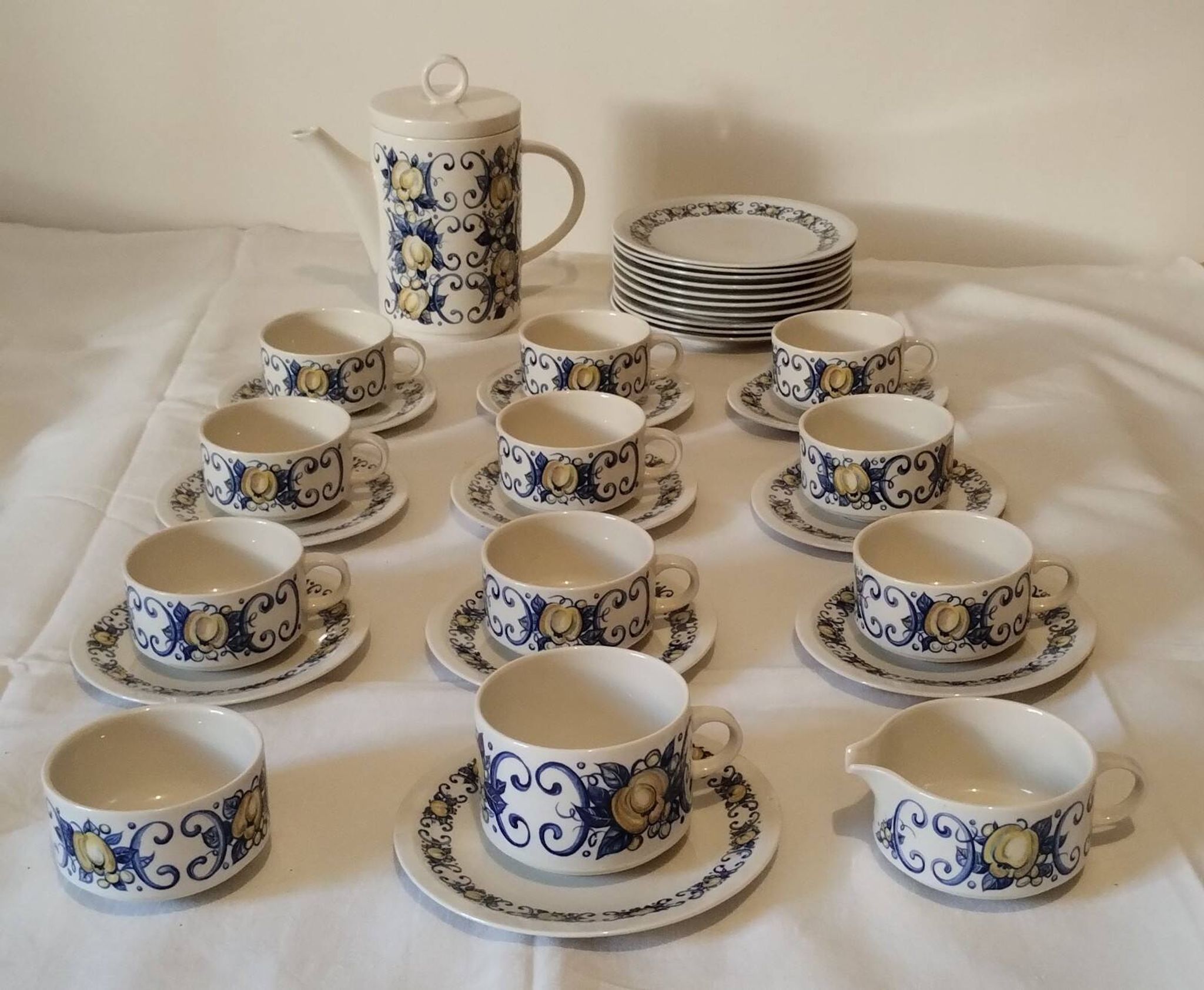 Villeroy and Boch dinner service from the 70s