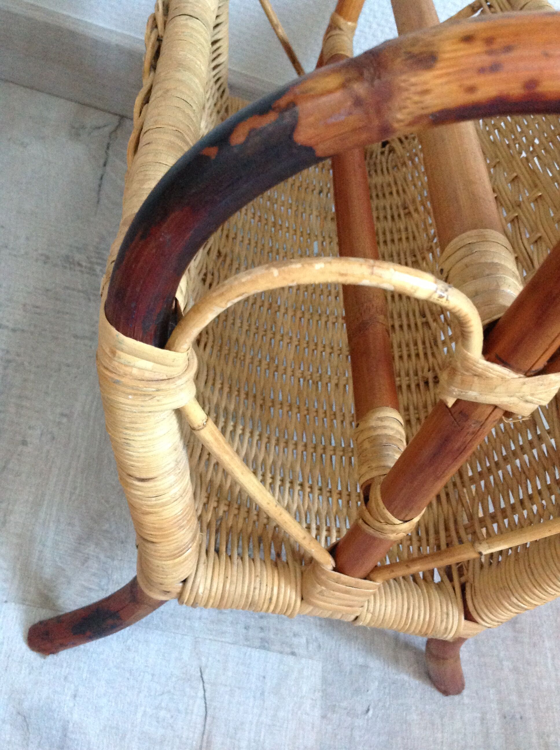Magazine holder in rattan and braided wicker / vintage 60s-70s