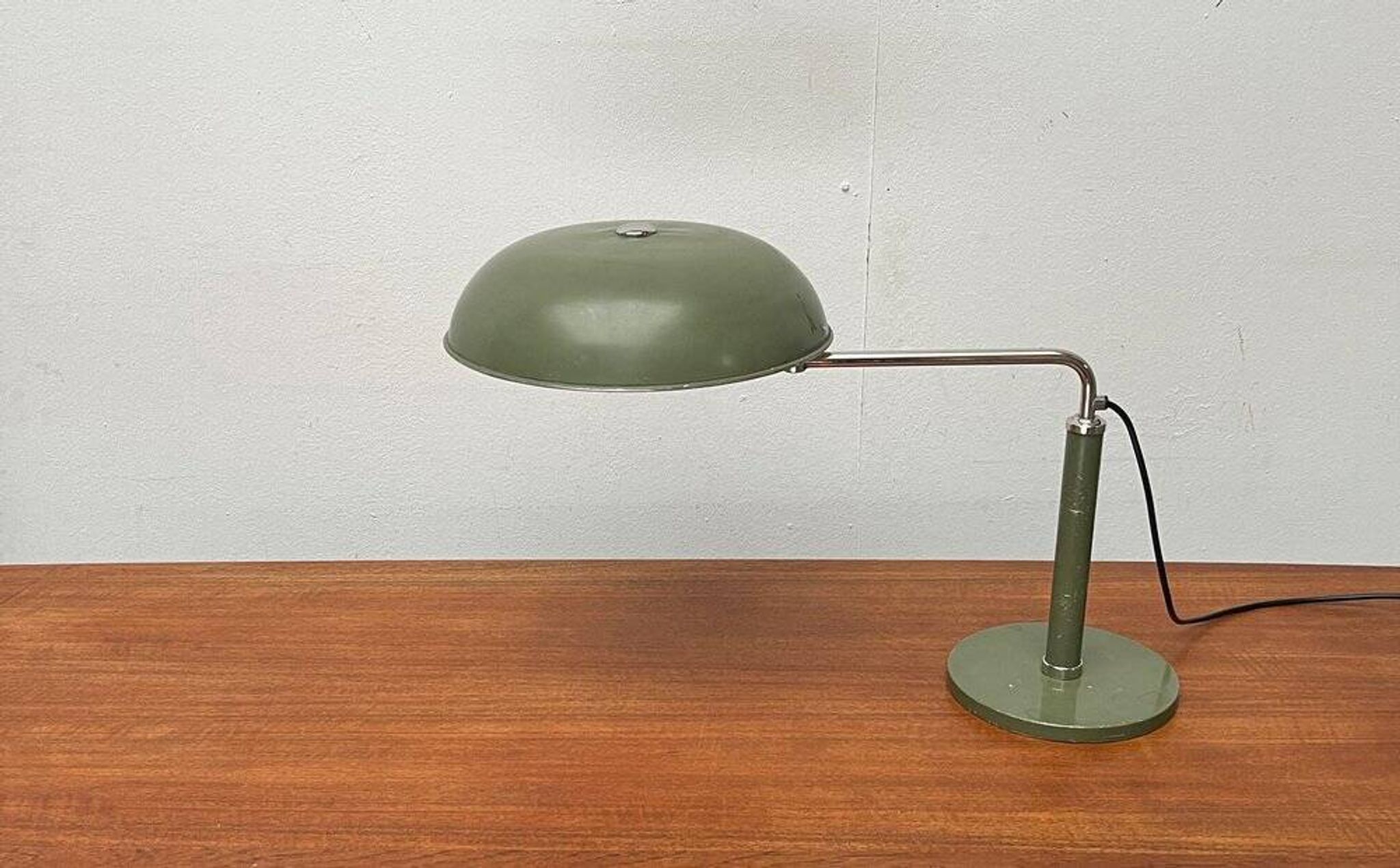 Art Deco swivel table lamp model Swiss Quick 1500 by Alfred Müller for Amba, 1930s.