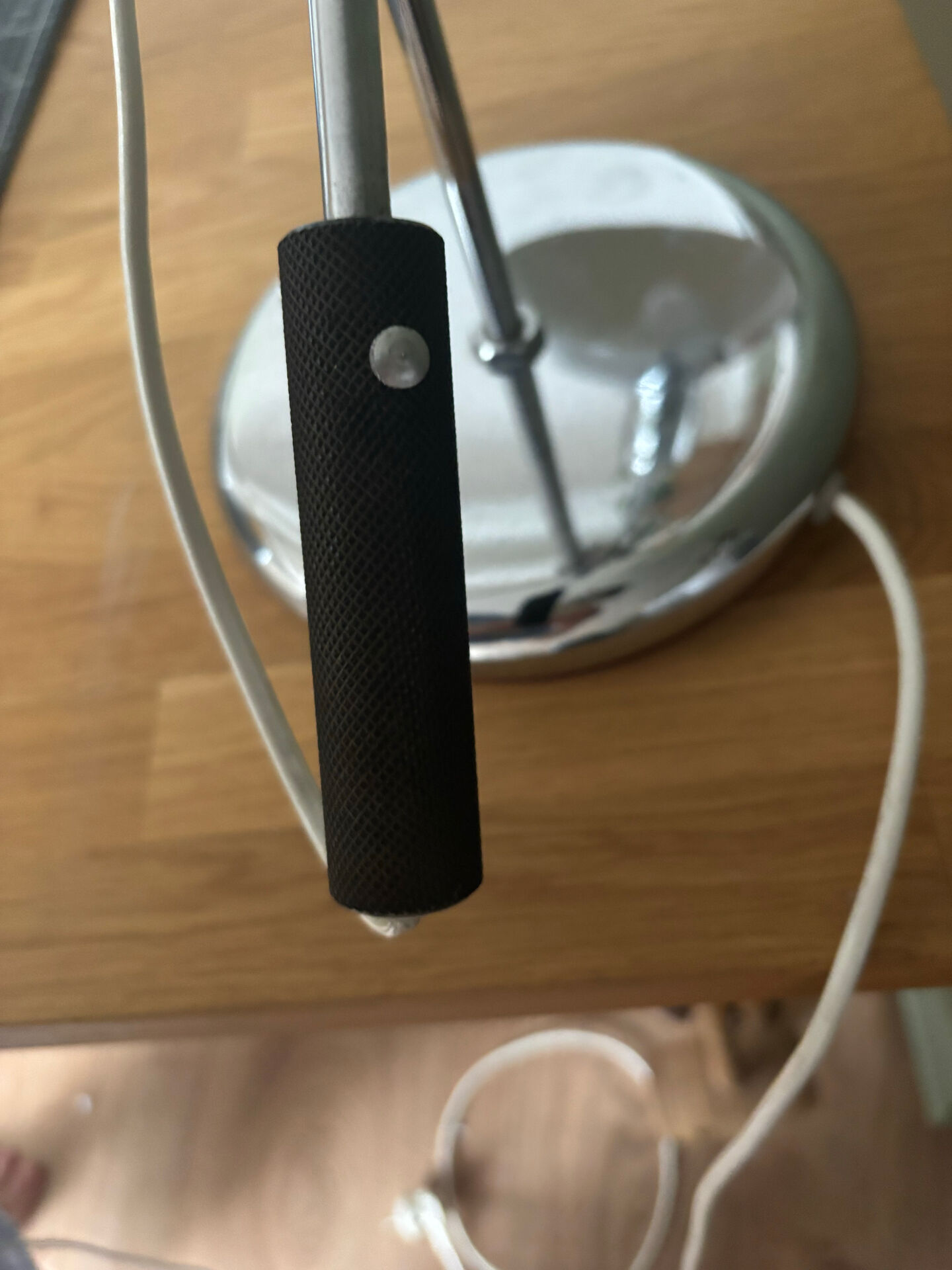 Lampe de bureau articulé en métal chromé - André Lavigne pour Aluminor