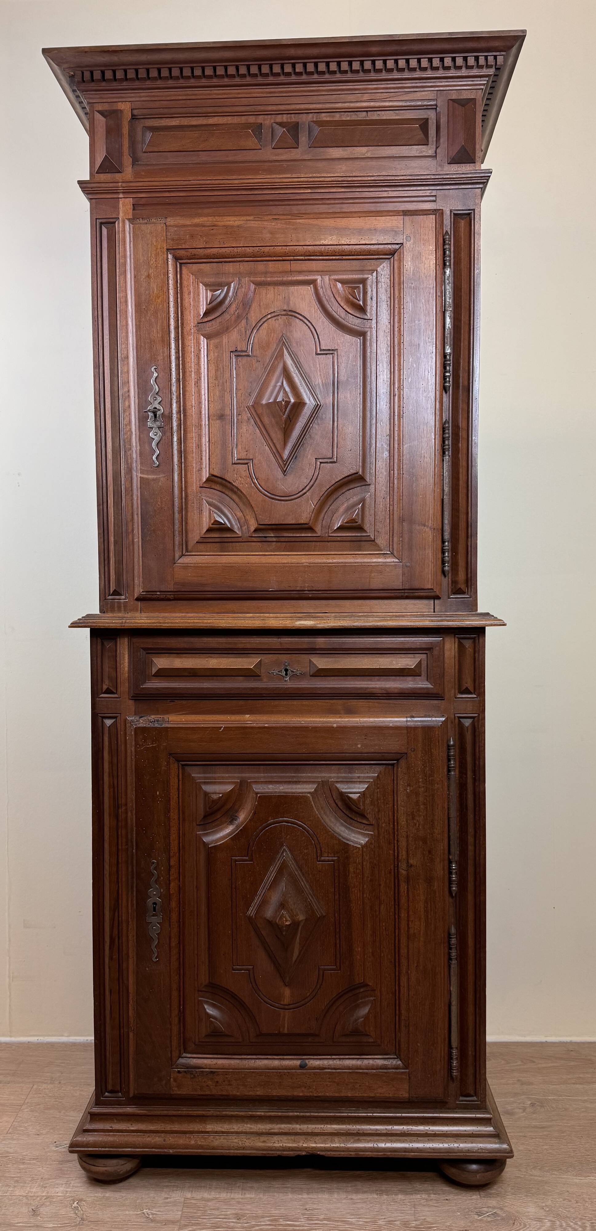 Louis XIII style Burgundian cabinet in solid wood circa 1850-1880