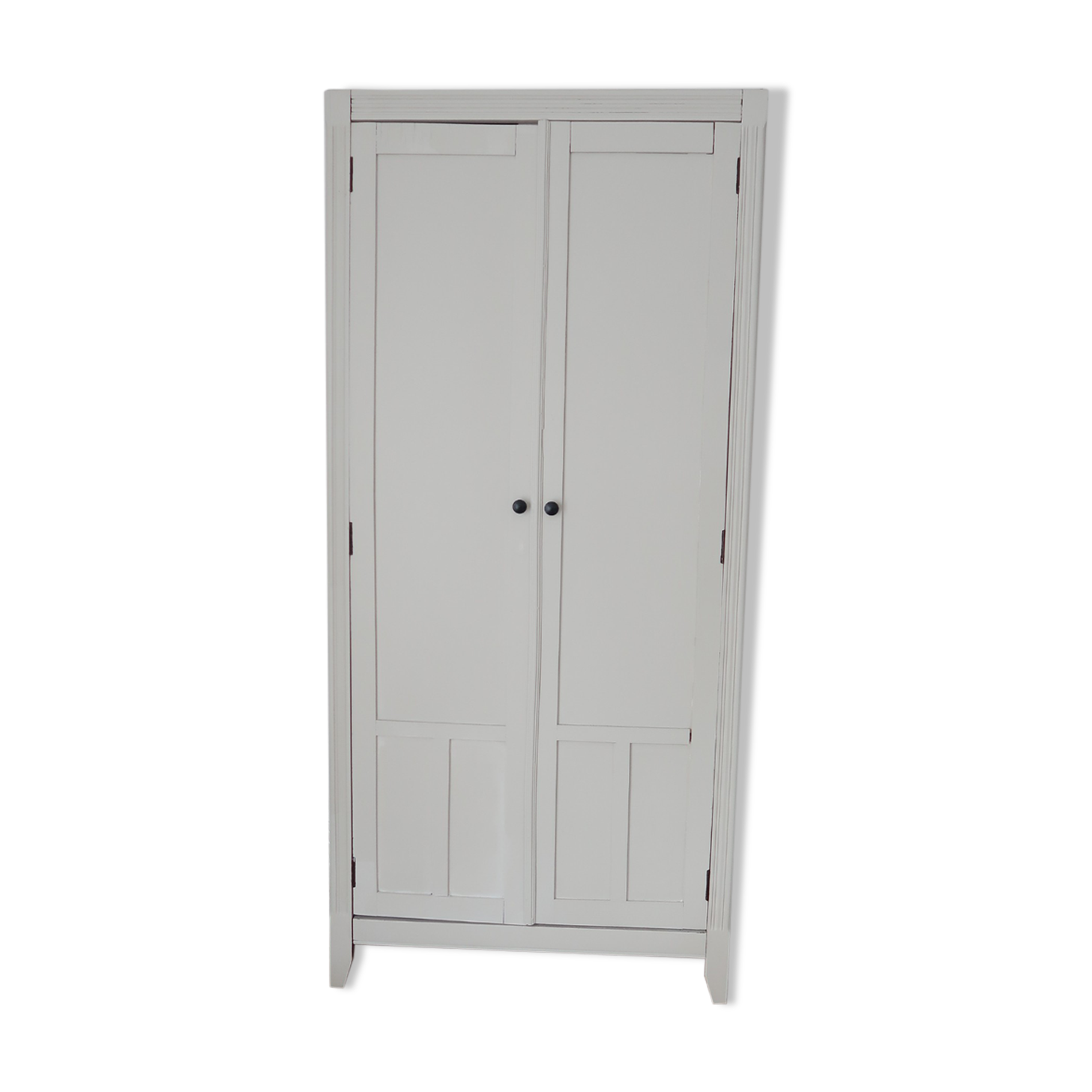 Armoire parisienne