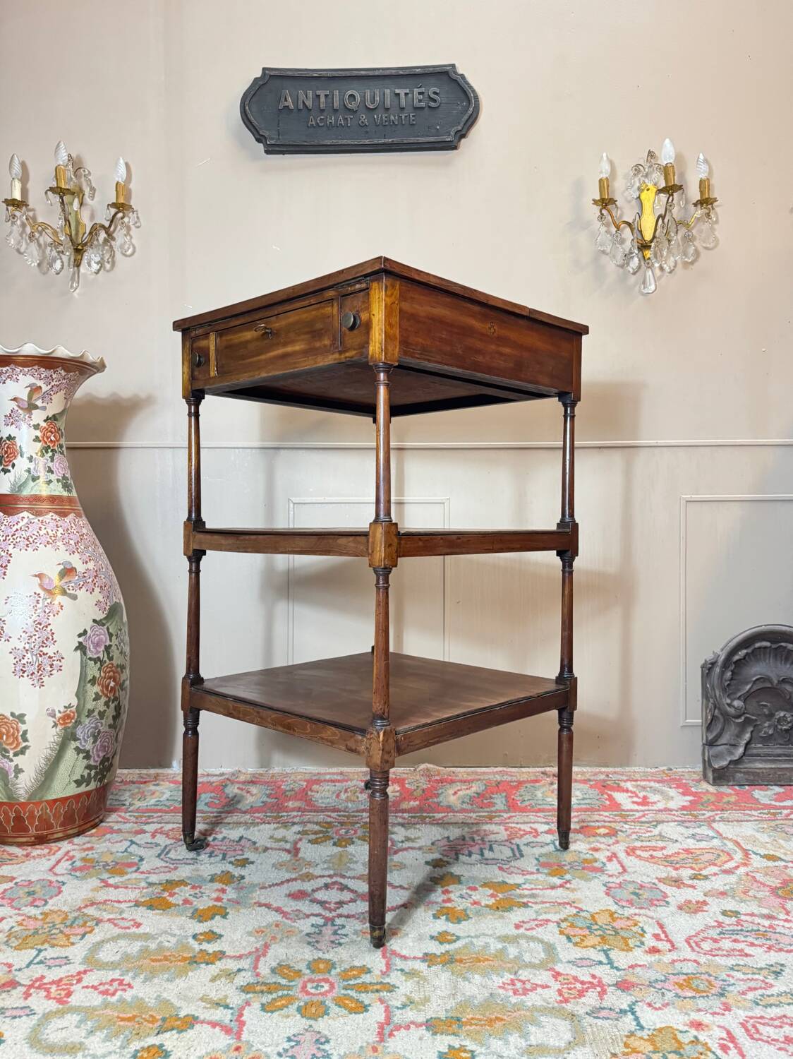 Mahogany desk with stamp of the brita official office
