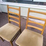 Set of 4 Scandinavian chairs in wood and fabric.