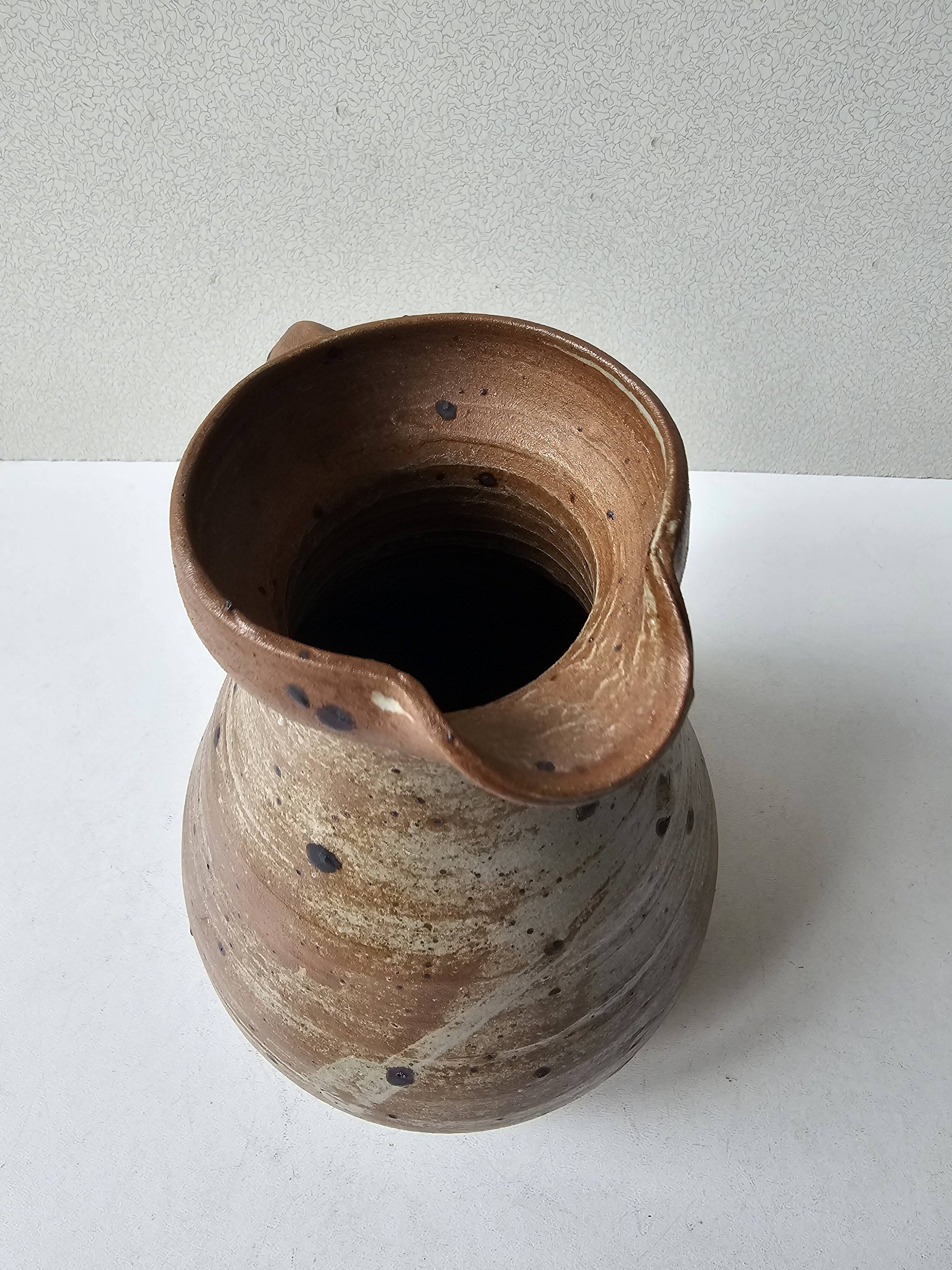 Ceramic stoneware pitcher - Signed Pictogram (Paw)