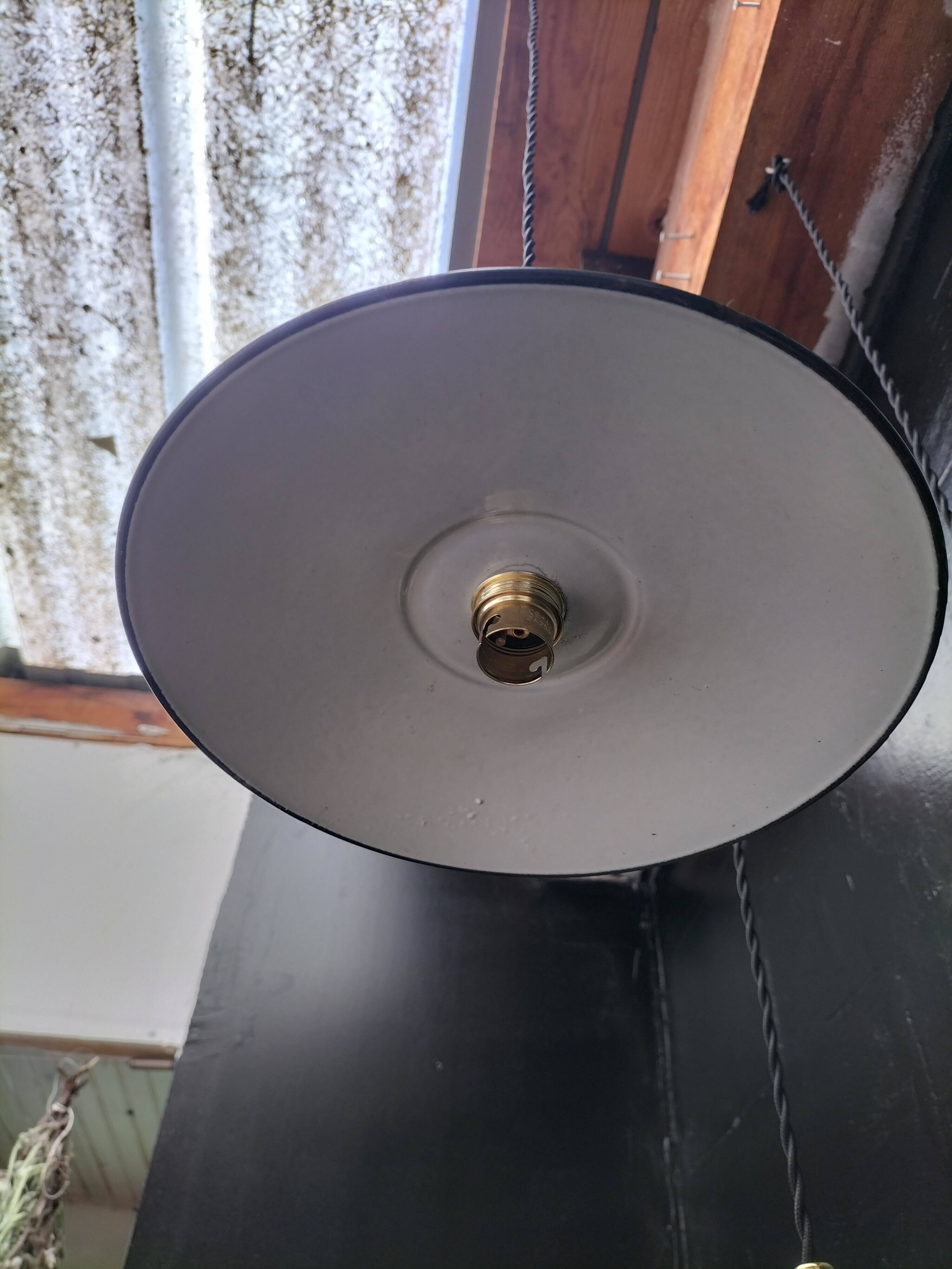 Suspensions tôles émaillées