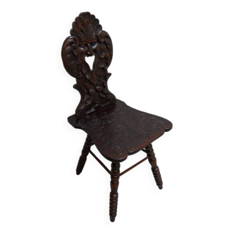 Chaise d'entrée sculptée ancienne