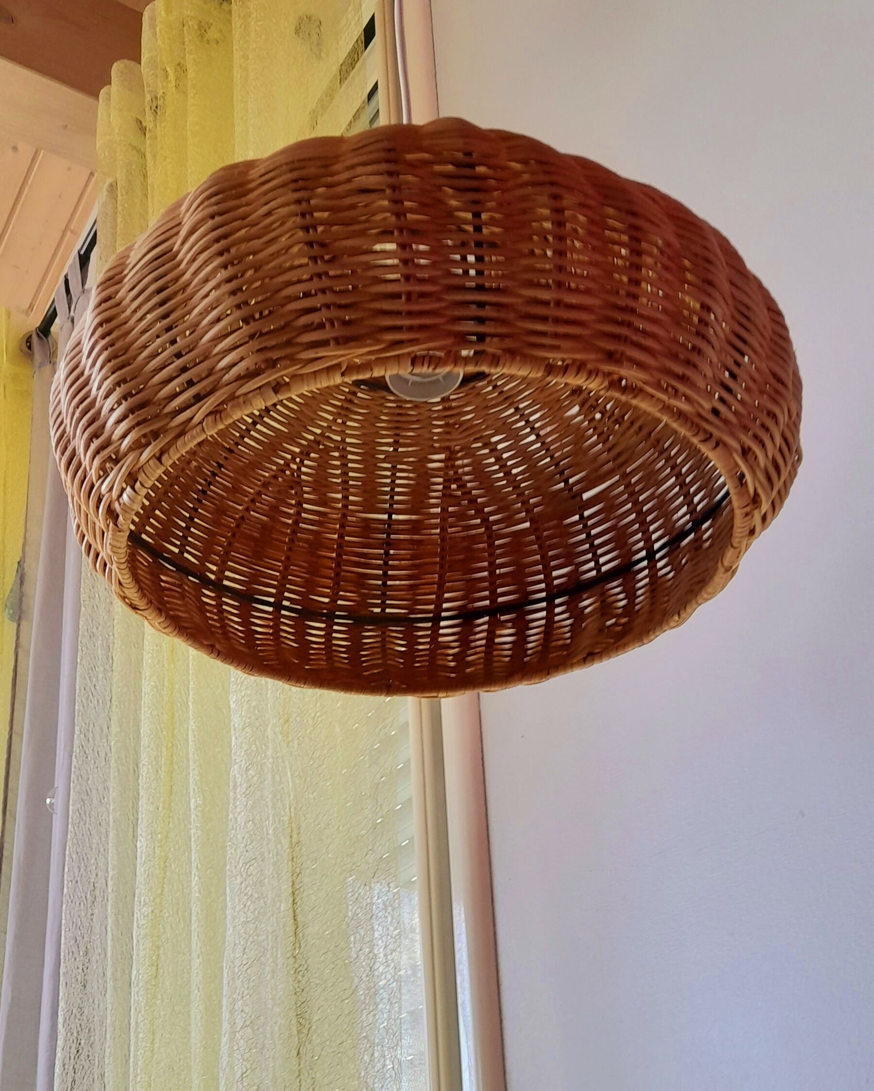 Braided wicker suspension