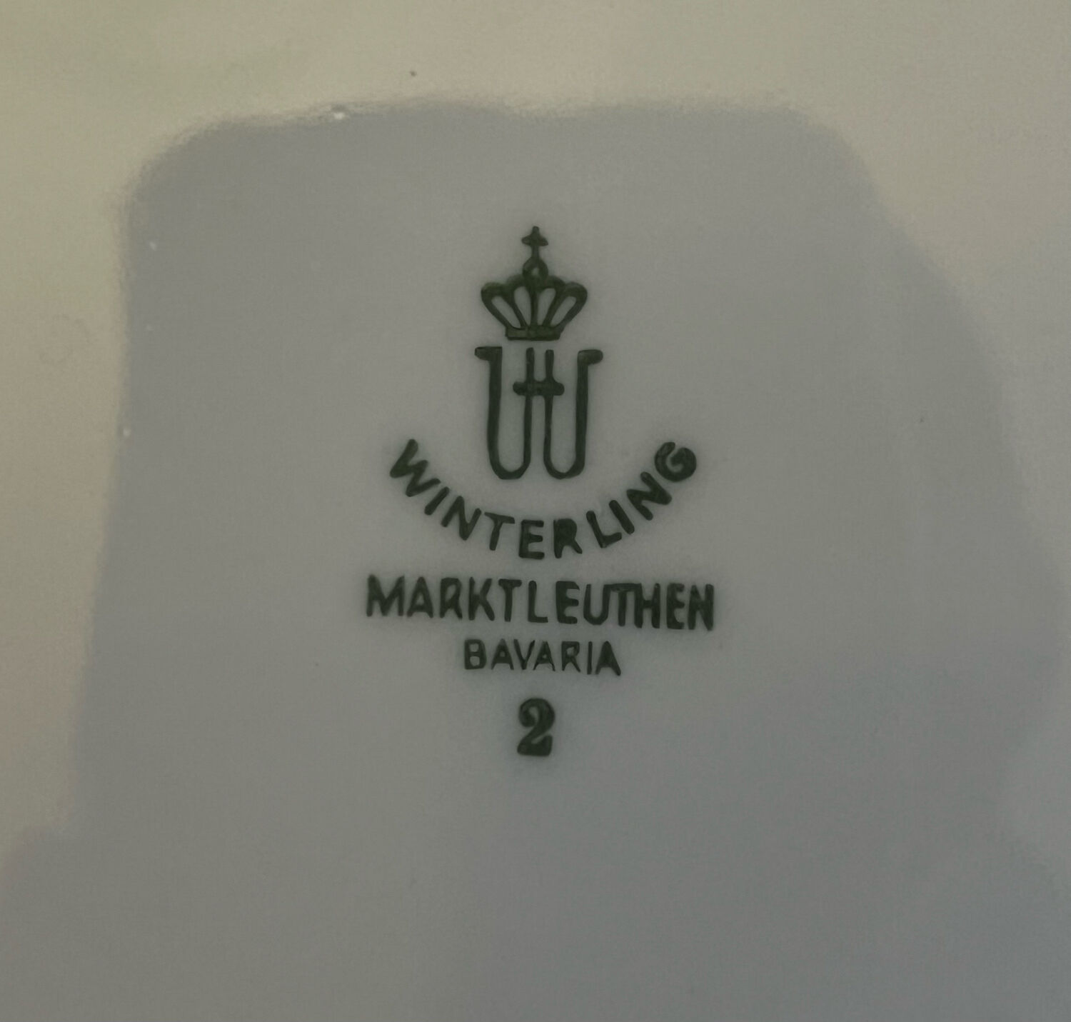 6 hollow white porcelain plates