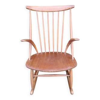 Rocking chair scandinave conçu par Illum Wikkels pour Niels Eilersen