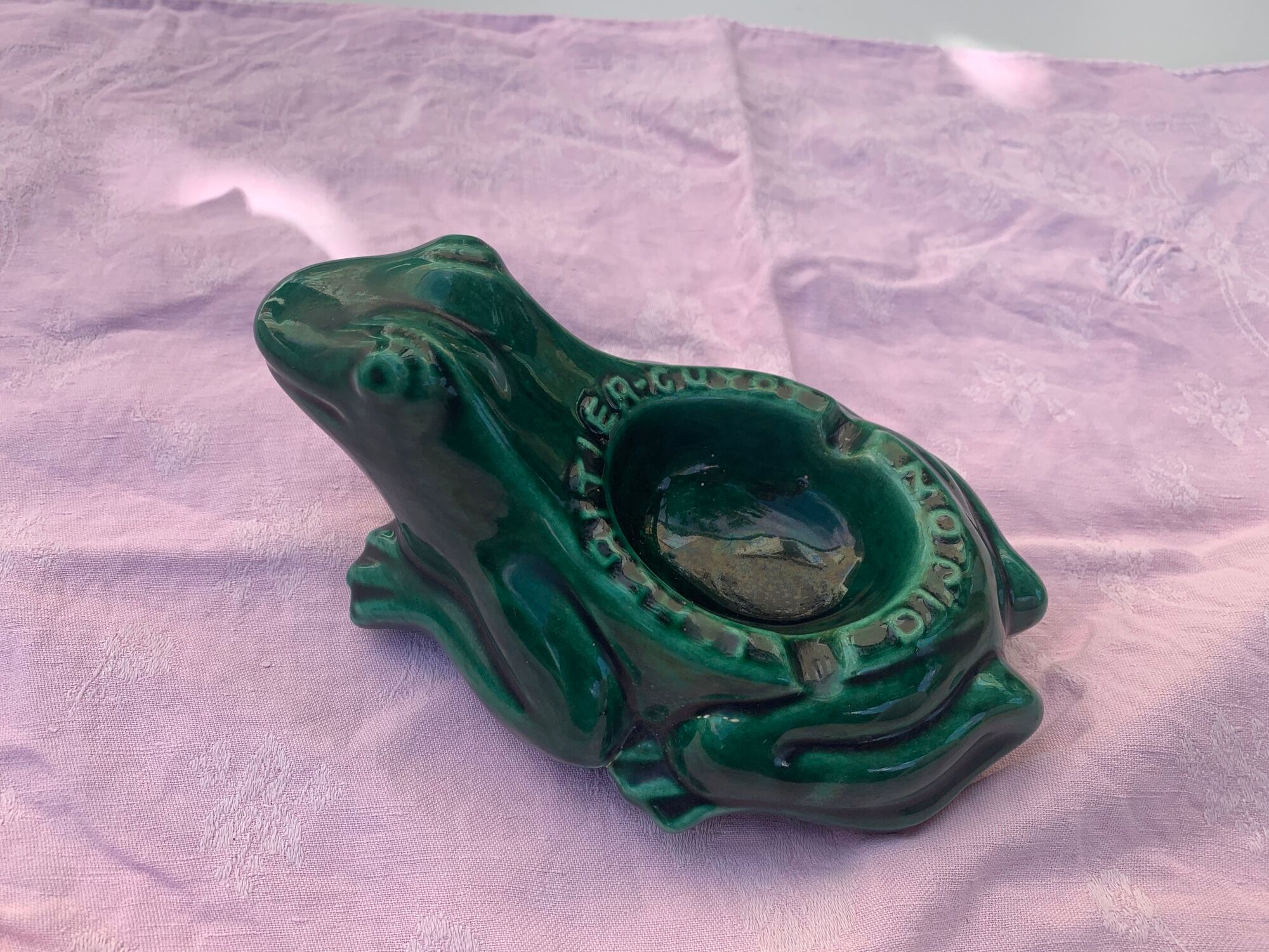Advertising ashtray l'héritier-Guyot Dijon in vintage and collector's green enamelled ceramic