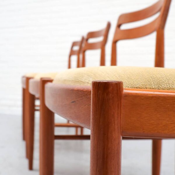 4 chaises de salle à manger par HW Klein pour Bramin, années 1960