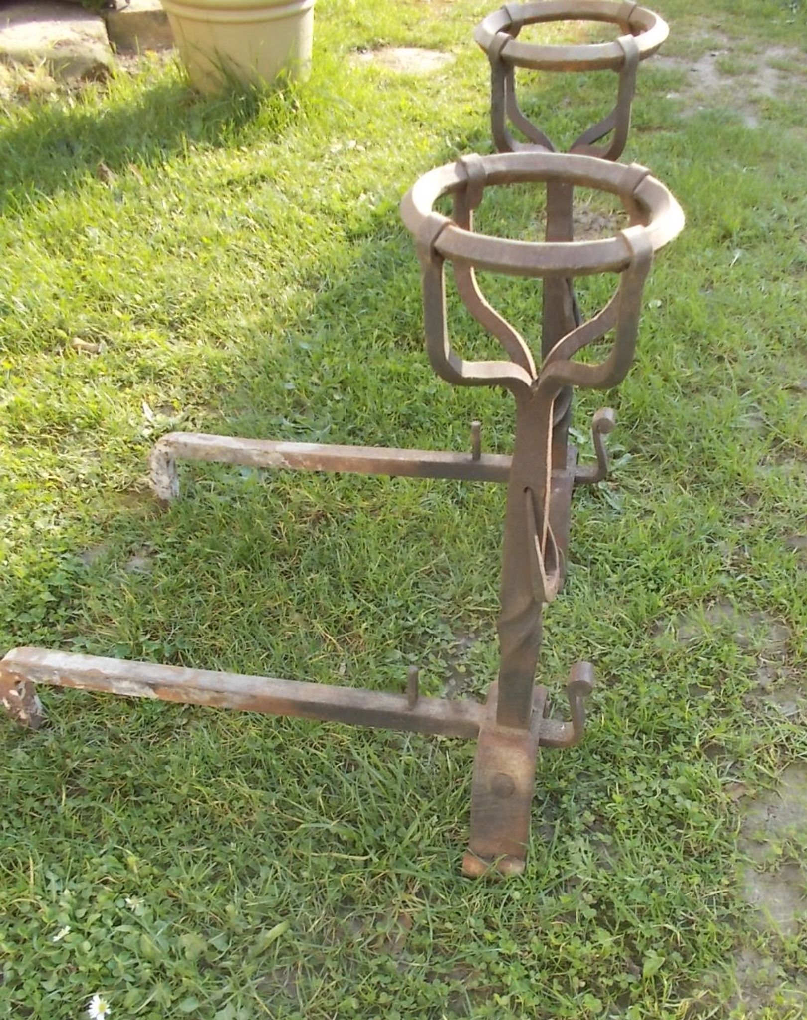 Paire de chenets landiers en fer forgé
