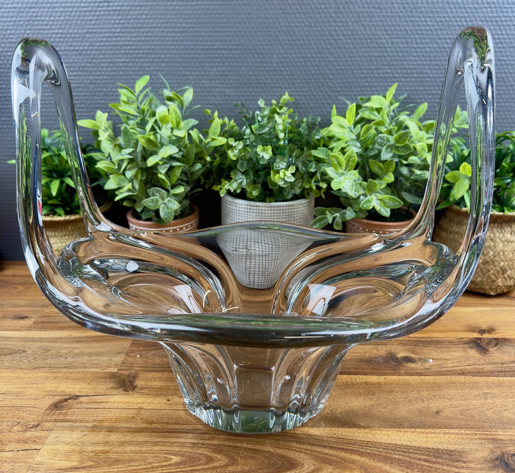 Thick glass centrepiece with raised handles in vintage design.