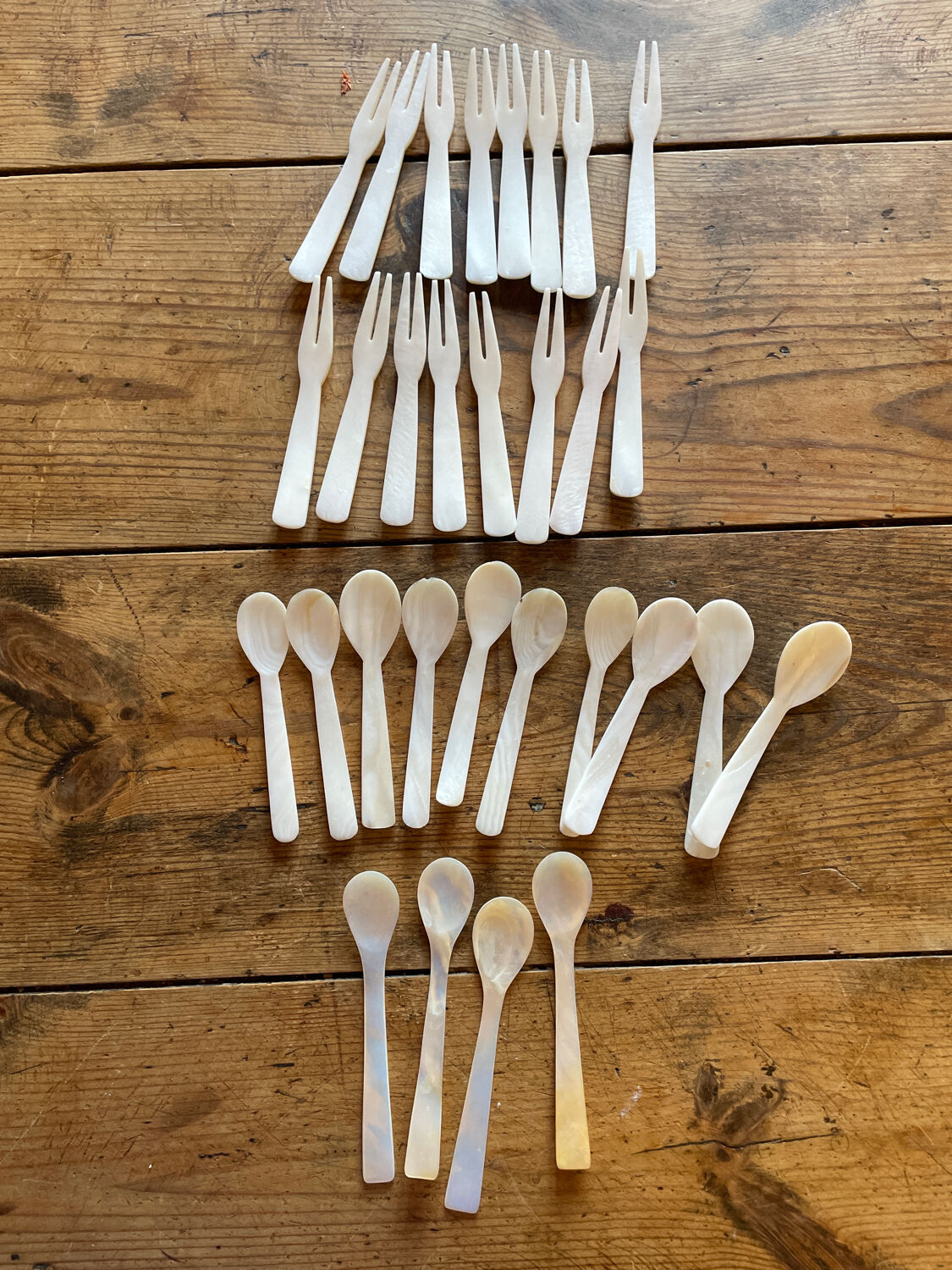 Set of 16 tapas forks and 14 scoops of sorbet