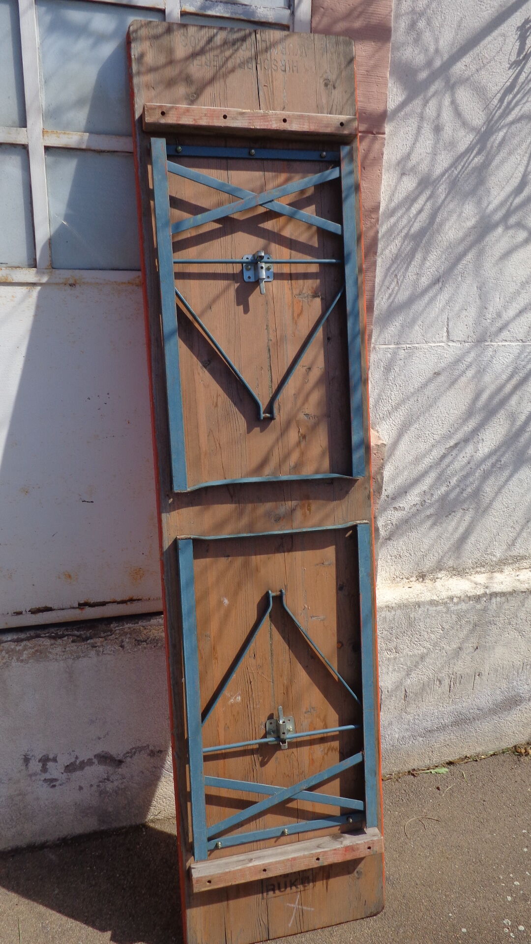 Brewery folding table