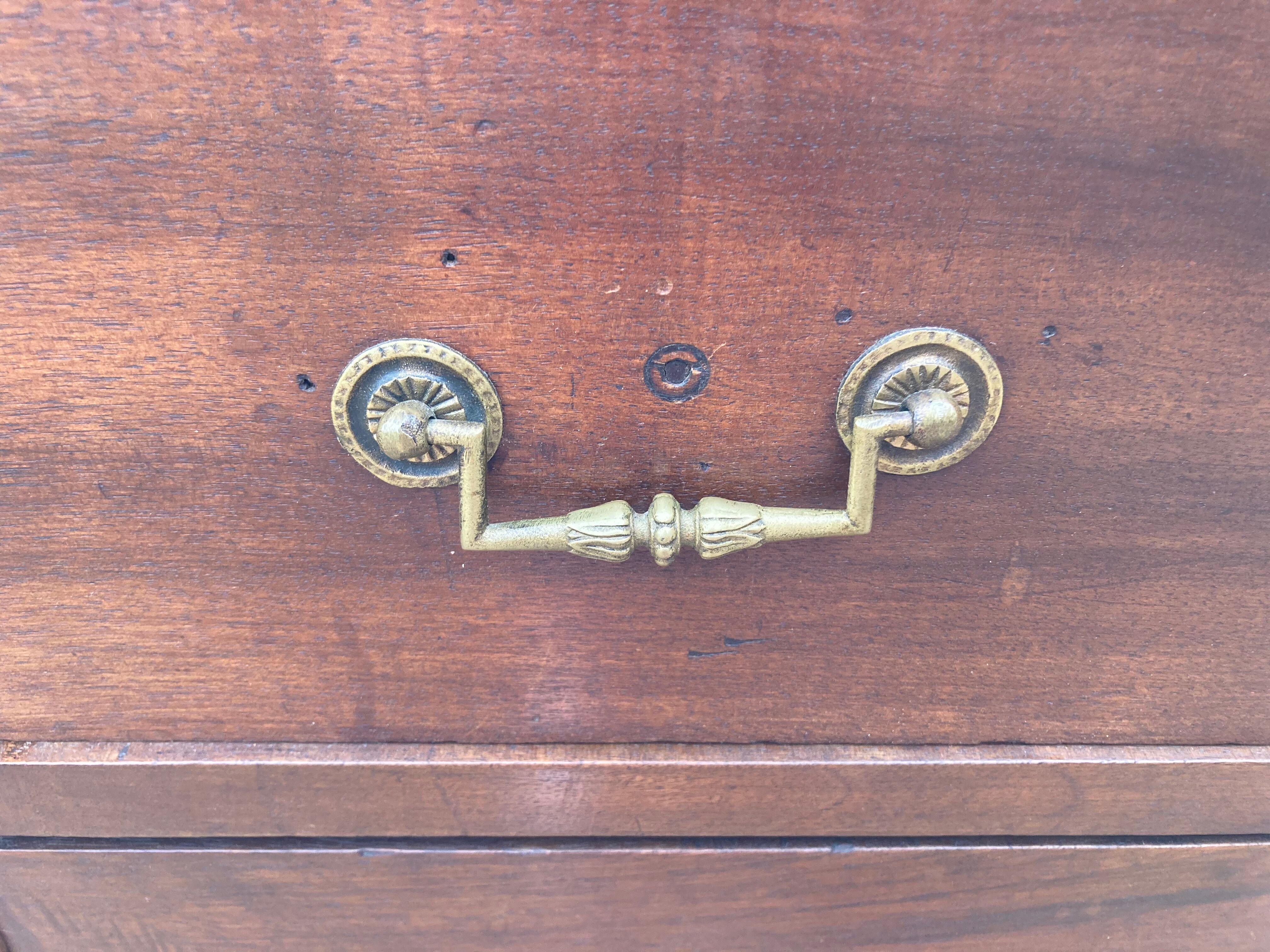 Louis XVI chest of drawers in walnut