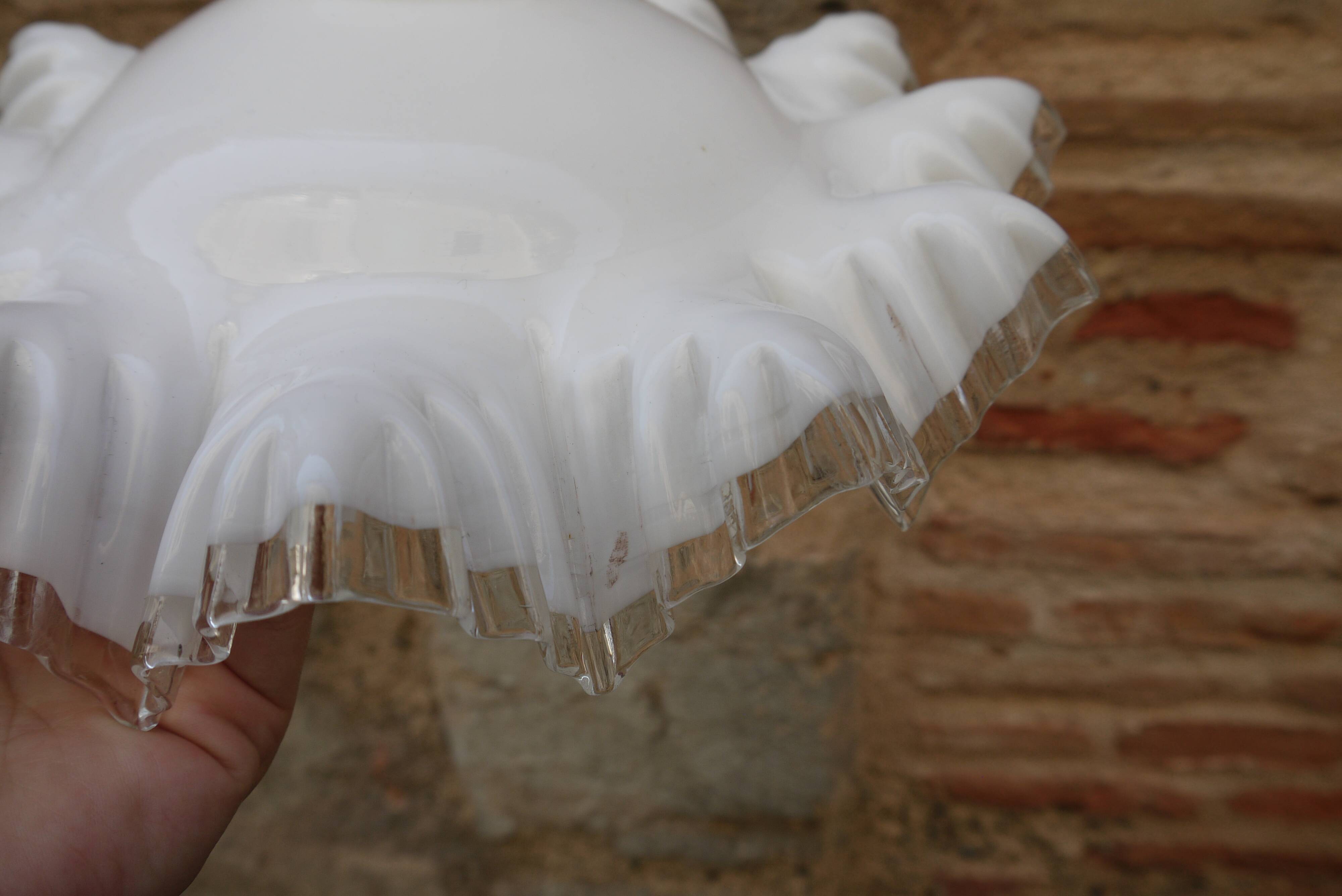 Glass flying suspension