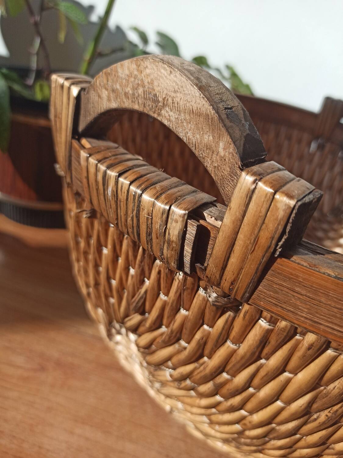 Vintage woven rattan basket - Traditional Asian wickerwork