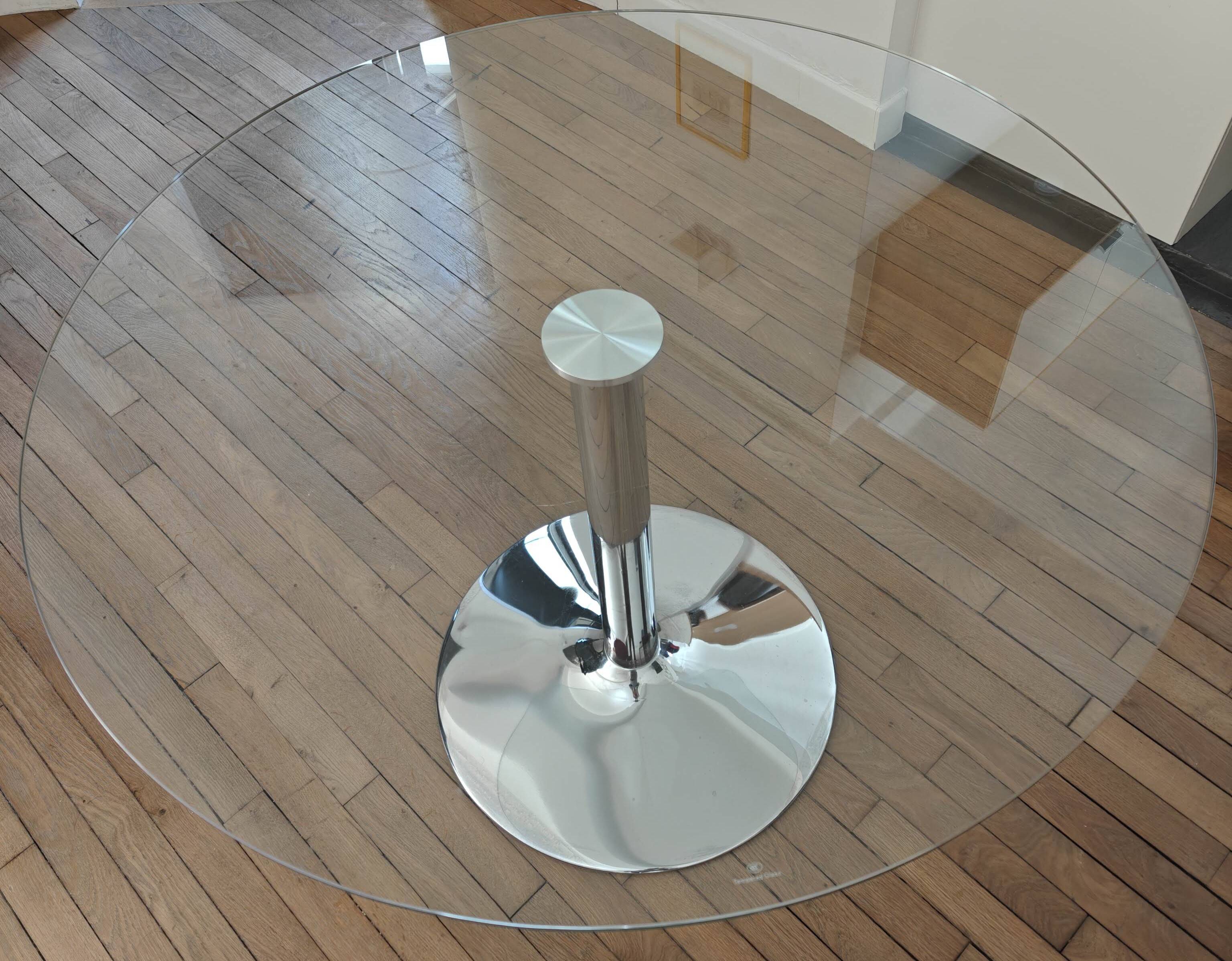Kavehome glass and chrome dining table