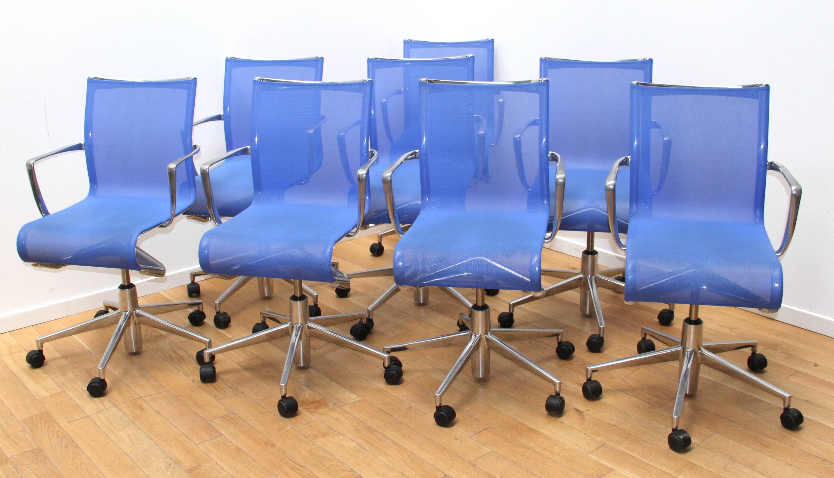 Suite of 8 RollingFrame office chairs, Alias