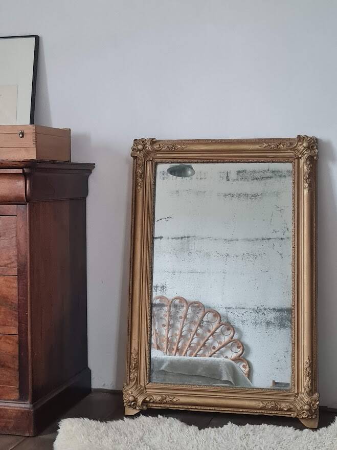 Antique rectangular mirror with mouldings 103 x 68