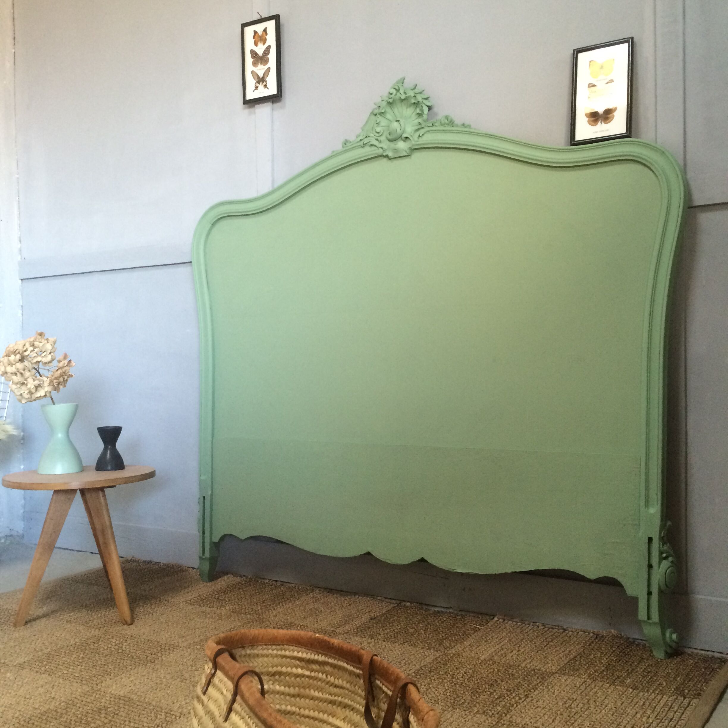 Green old headboard carved wood