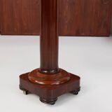 Extendable Antique English Dining Table in Victorian style, ca. 1830