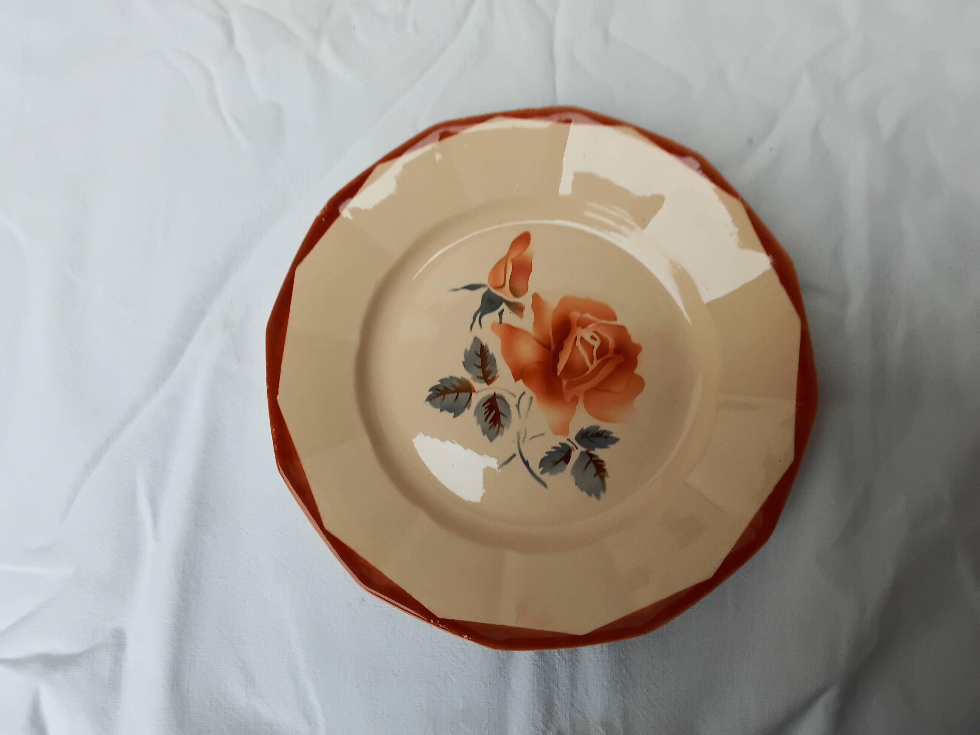 Set of six Digoin Sarreguemine dinner plates