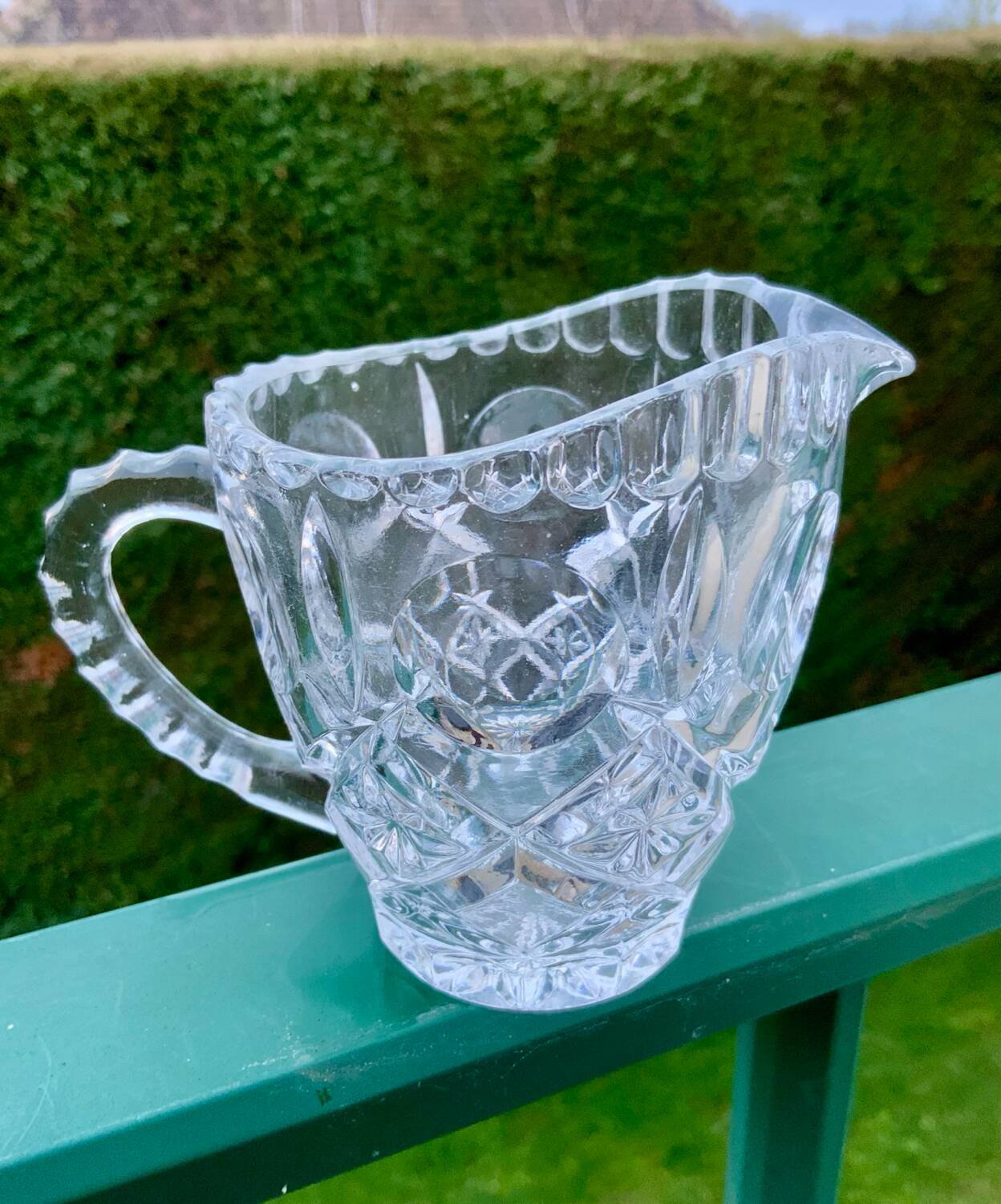 Hand-cut crystal cream jug - Vintage charm