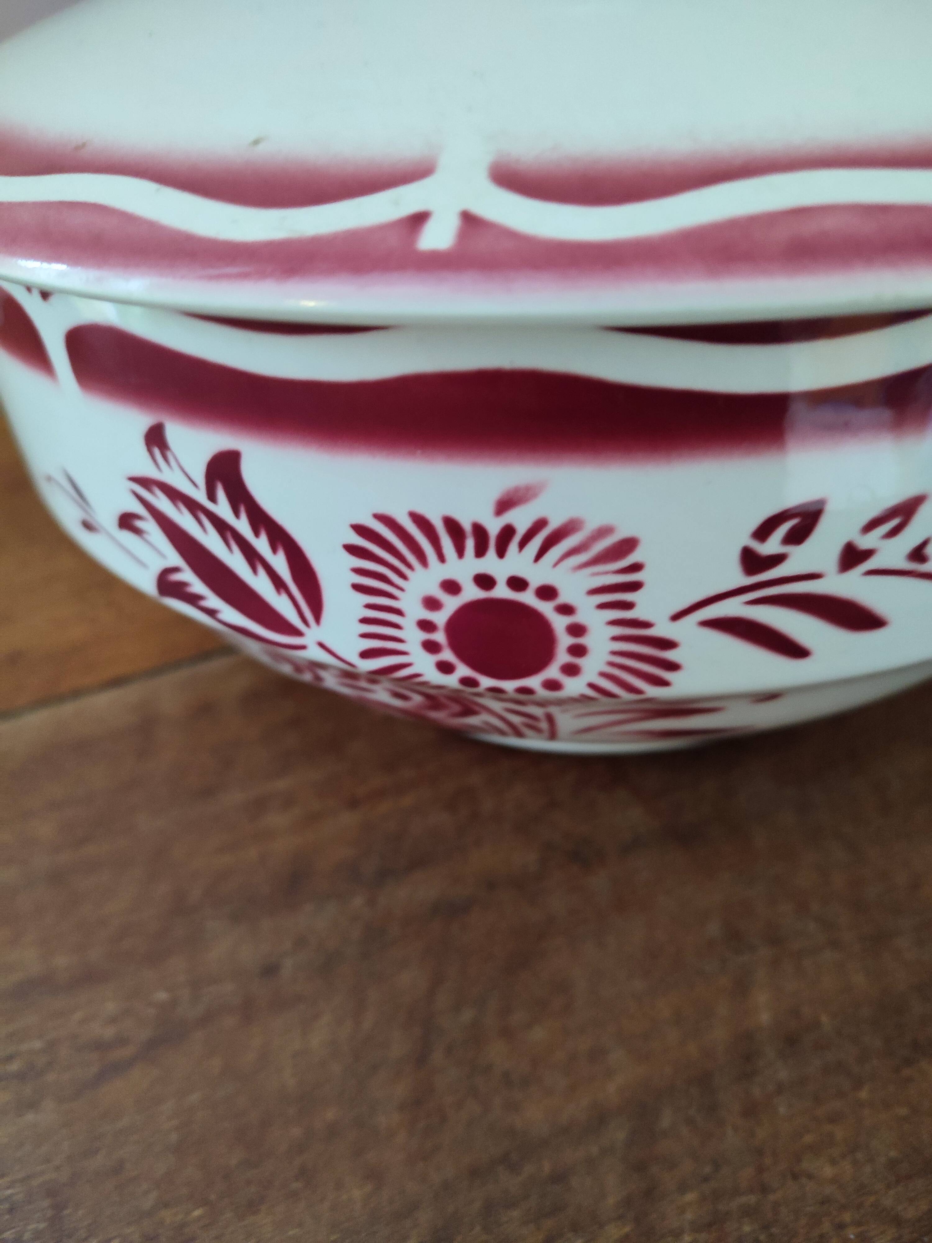 Sarreguemines earthenware soup tureen