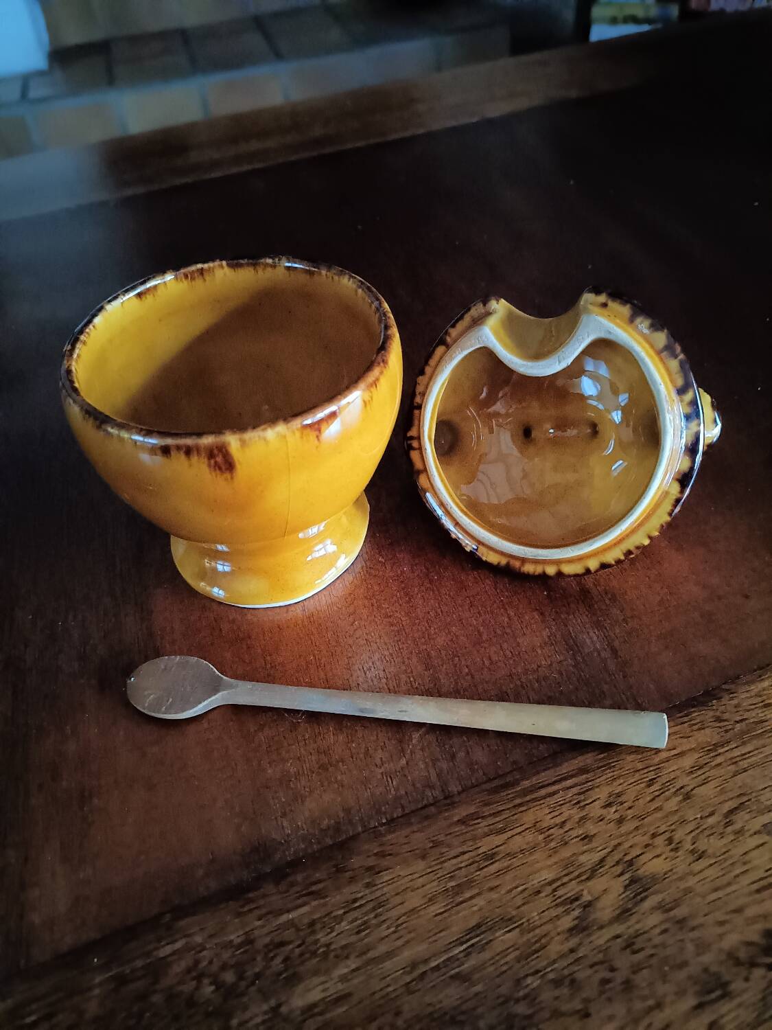 Provencal jug-style mustard pot