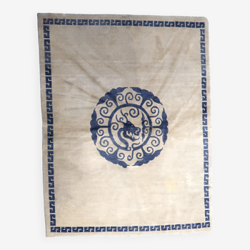 Vintage handmade 4.8' x 6.1' (147 cm x 187 cm) Tibetan Khaden rug from the 1970s