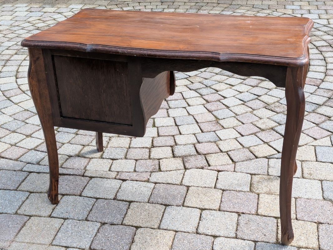 Dressing table in Louis XV style